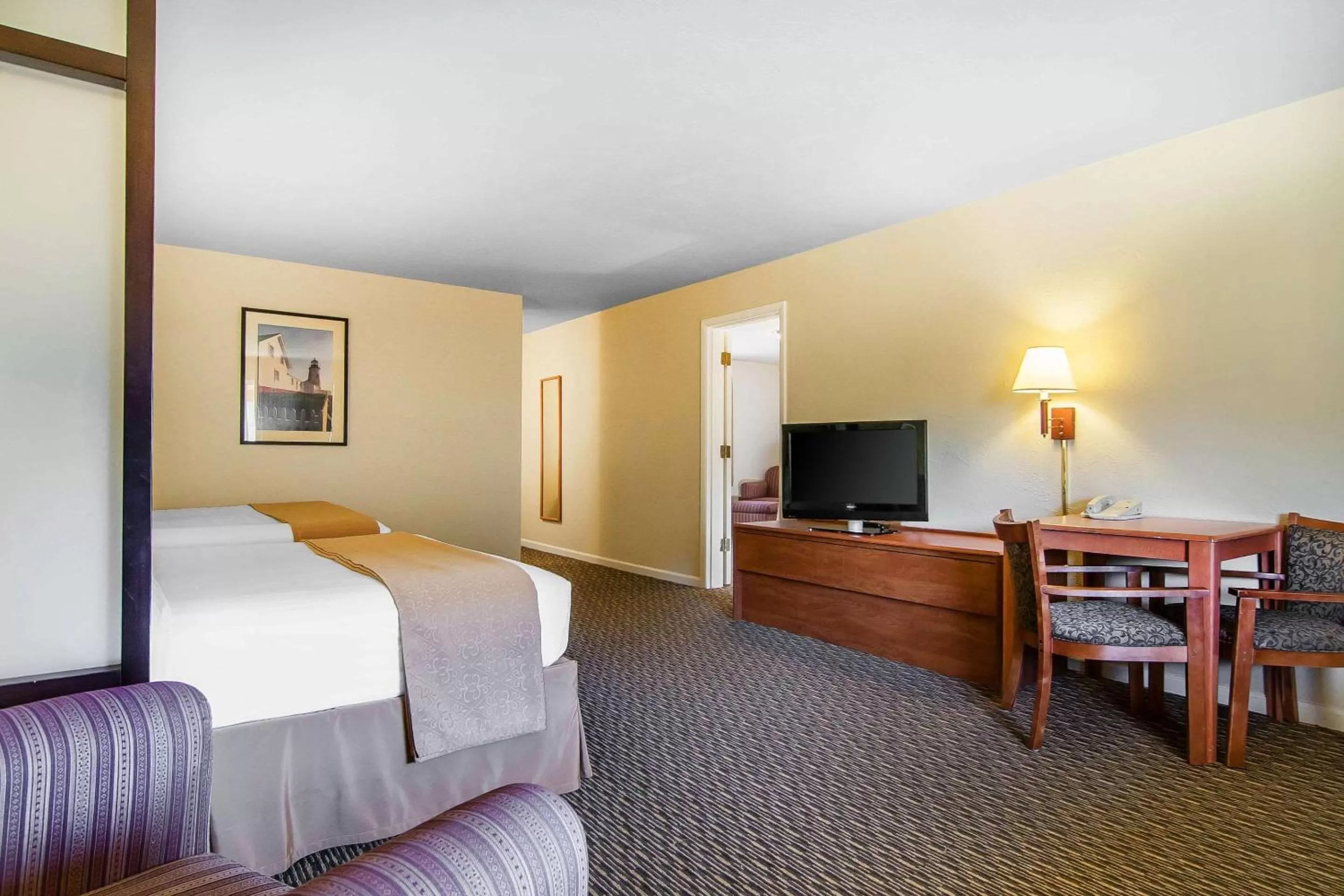 Bedroom, Bed in Quality Inn & Suites at Coos Bay