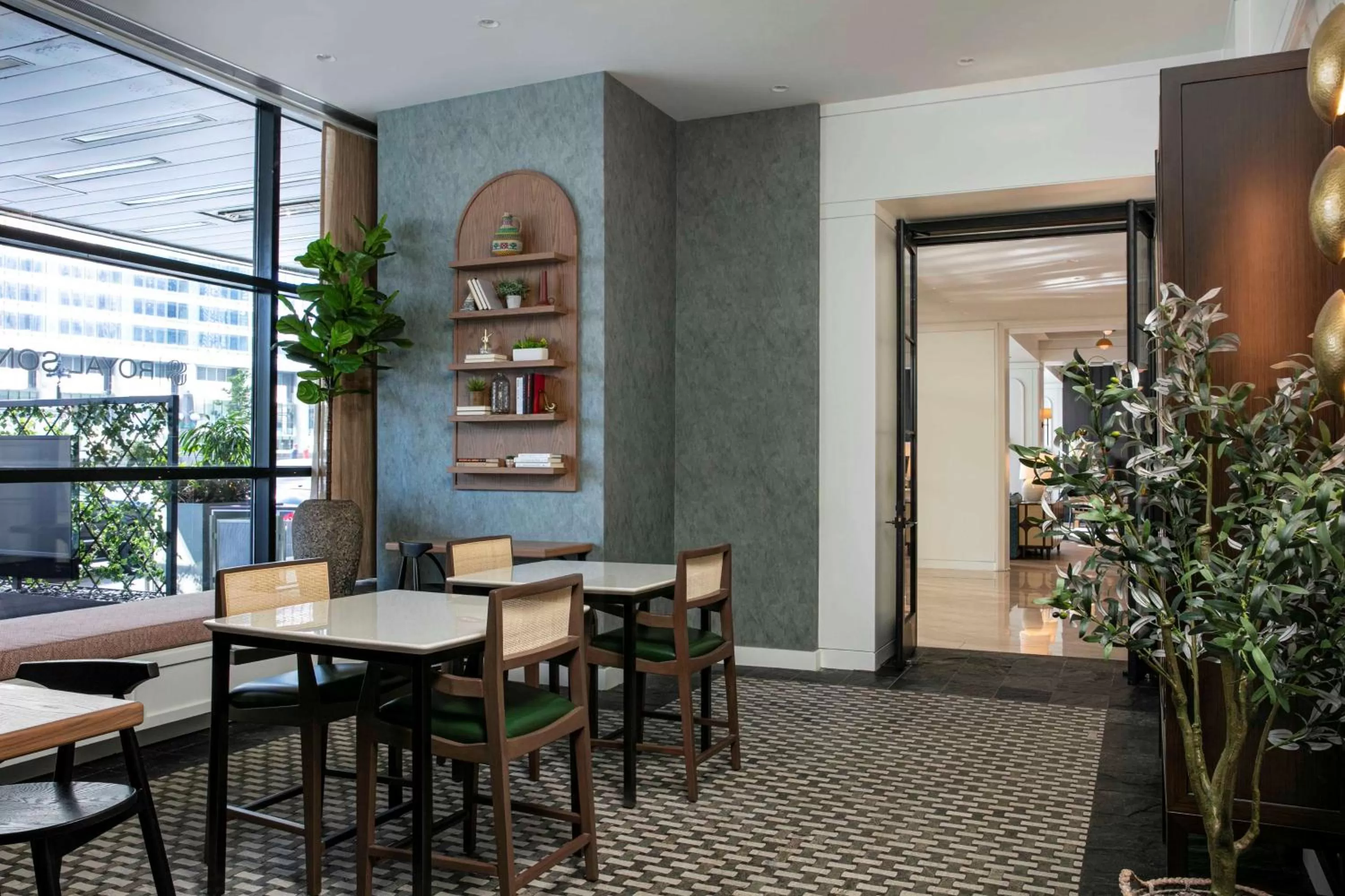 Restaurant/places to eat in The Royal Sonesta Chicago Downtown