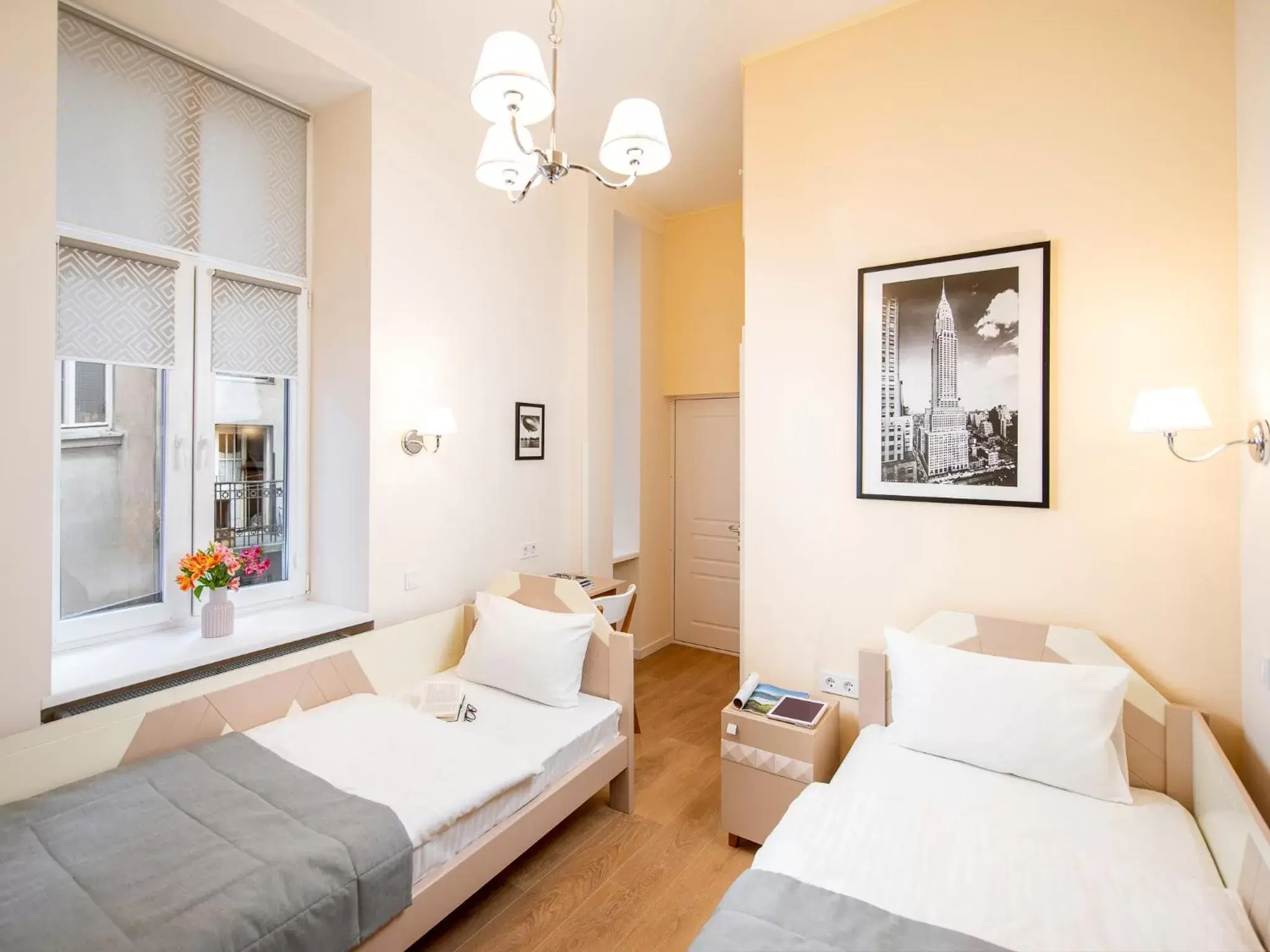 Economy Twin Room in Art Deco Central Rooms Economy Twin Room in Art Deco Central Rooms