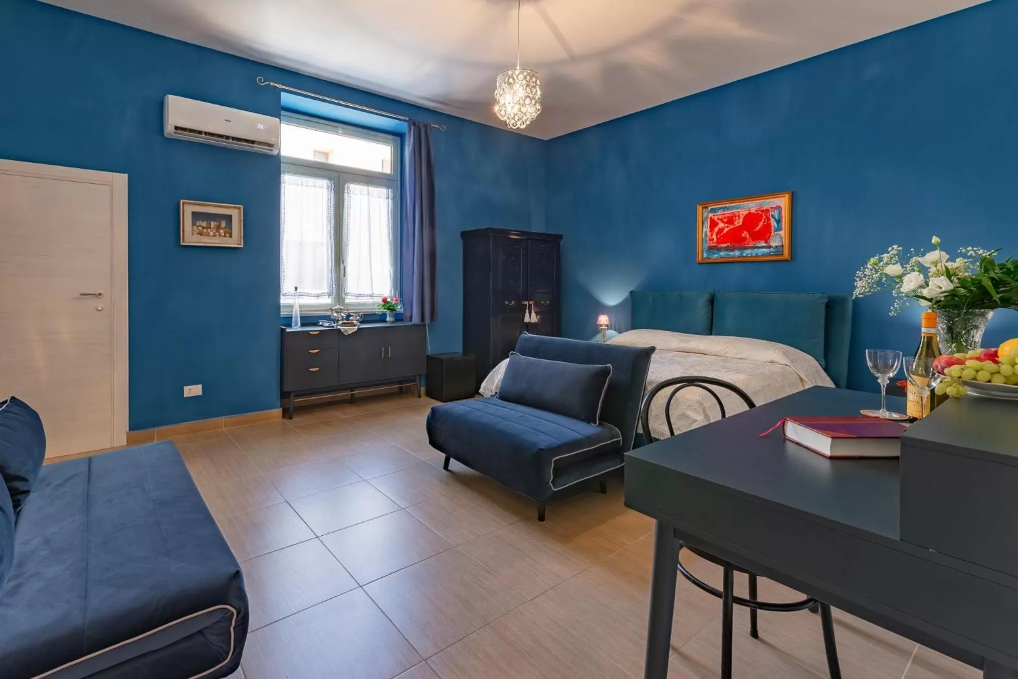 Photo of the whole room, Seating Area in B&B TOMMASO FAZELLO SCIACCA Residenza artistica