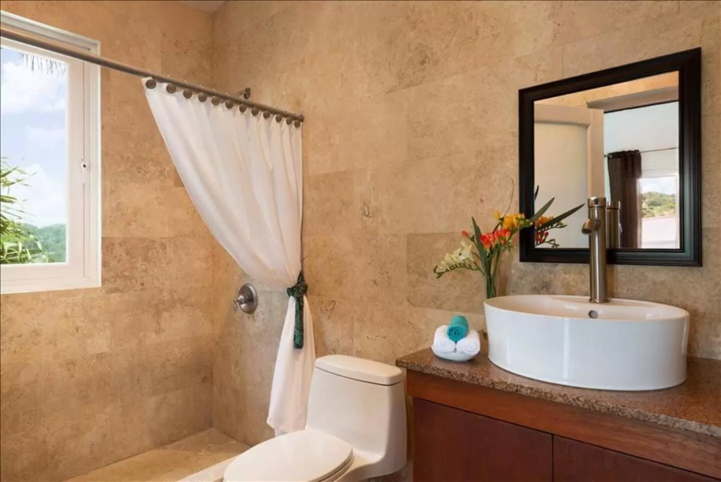 Shower, Bathroom in Manati World Point Inn
