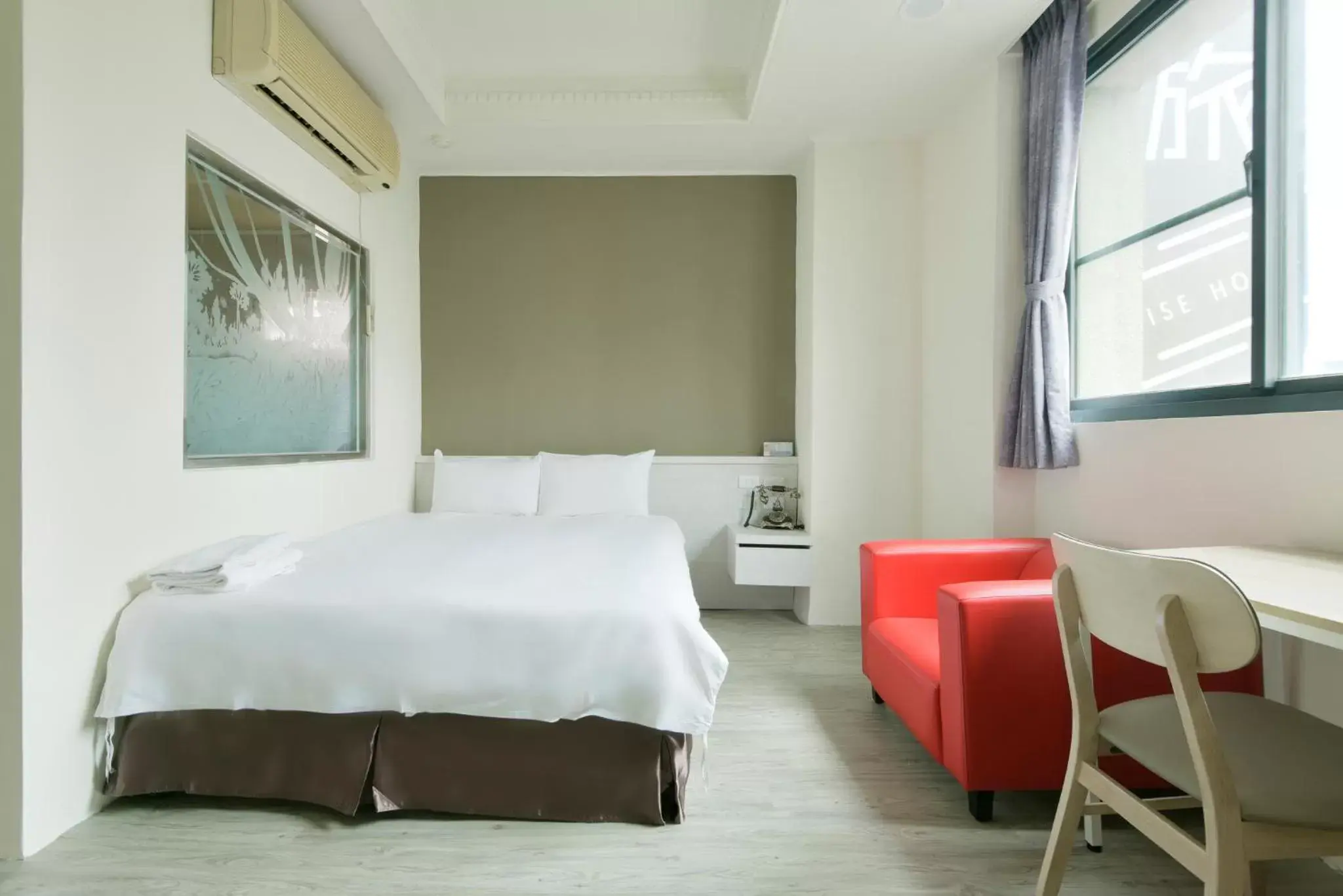 Superior Double Room with Bath in Raise Hotel Taichung Superior Double Room with Bath in Raise Hotel Taichung
