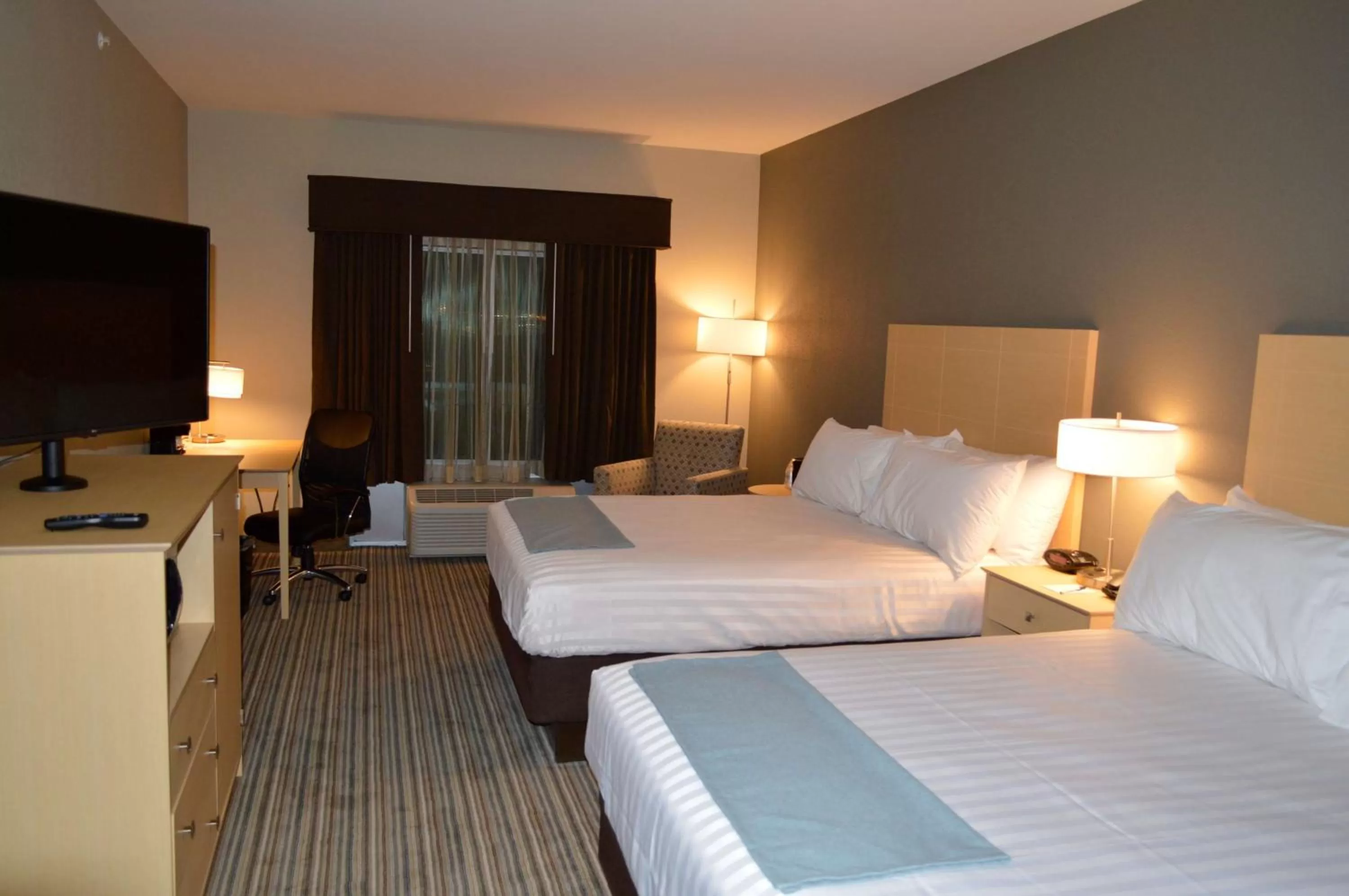 Photo of the whole room, Bed in Stone Hill Norman, Trademark Collection by Wyndham