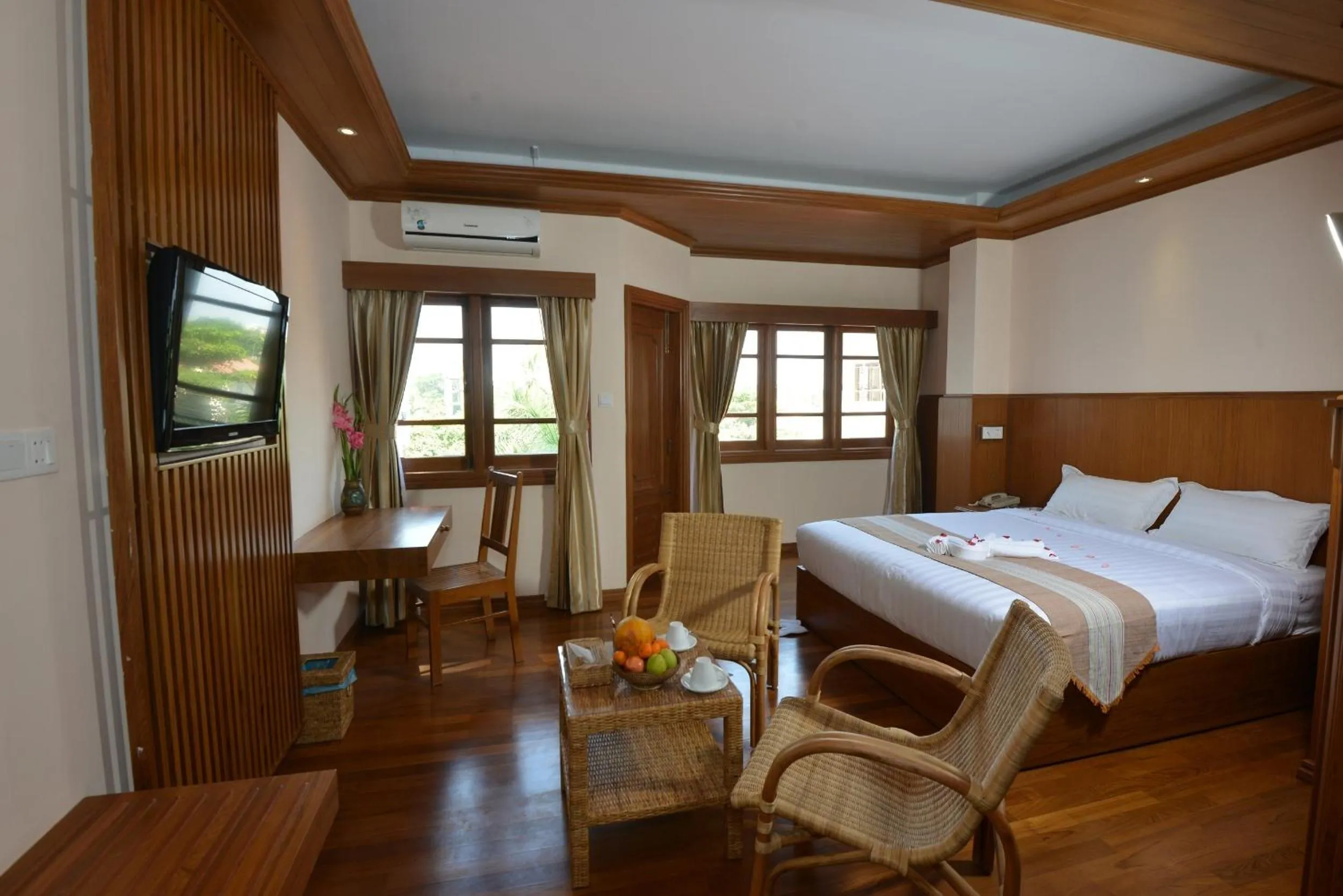 Decorative detail in Hotel Sidney