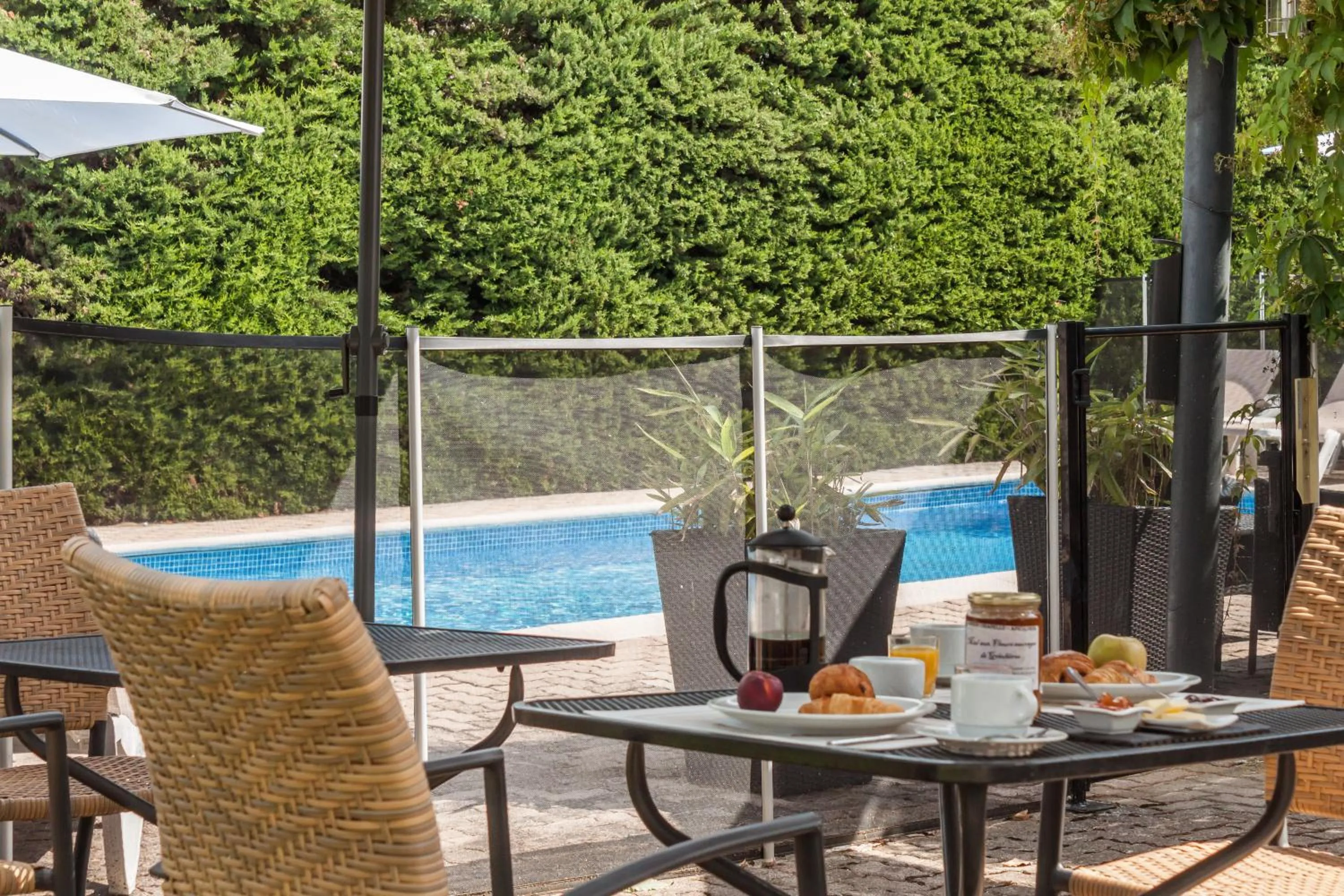 Restaurant/places to eat in Hotel Cayrons Vence & St Paul de Vence