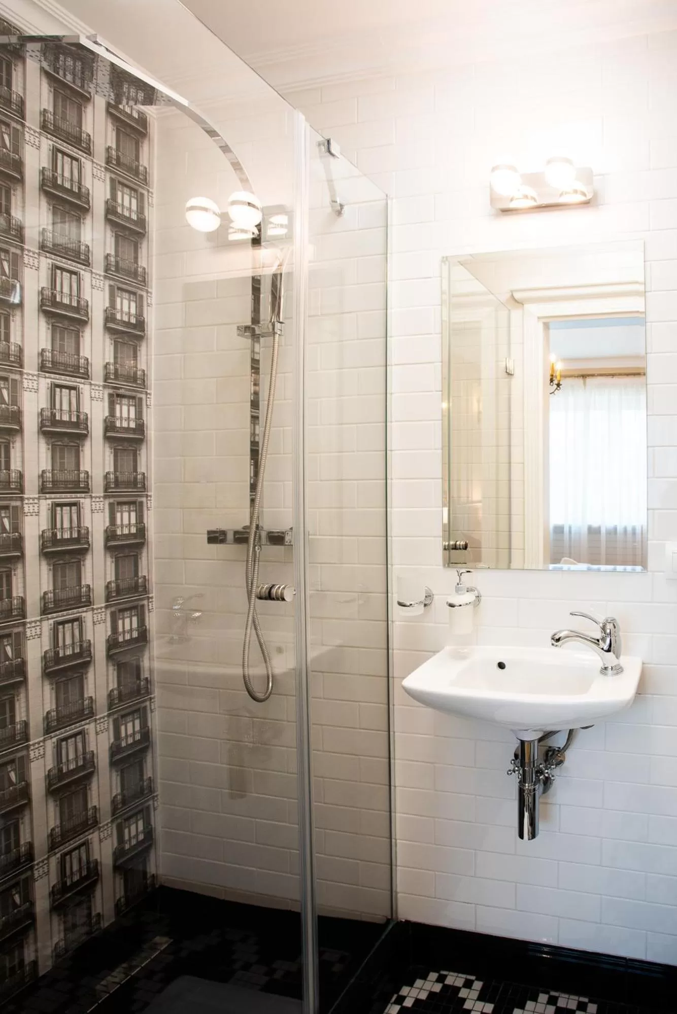 Bathroom in Willa Krakowska