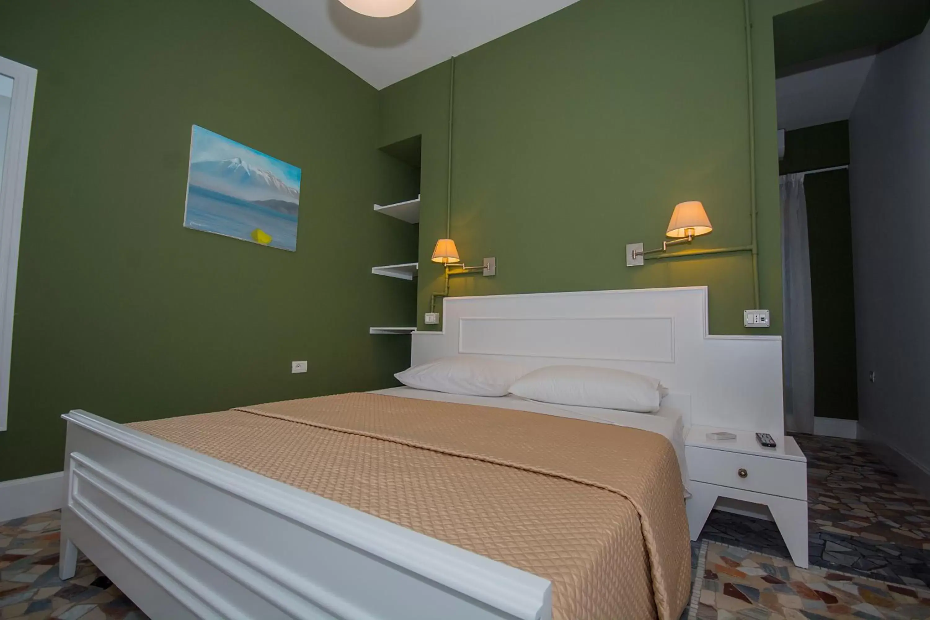 Deluxe Double Room - single occupancy in Artistic Tirana Blloku Deluxe Double Room - single occupancy in Artistic Tirana Blloku