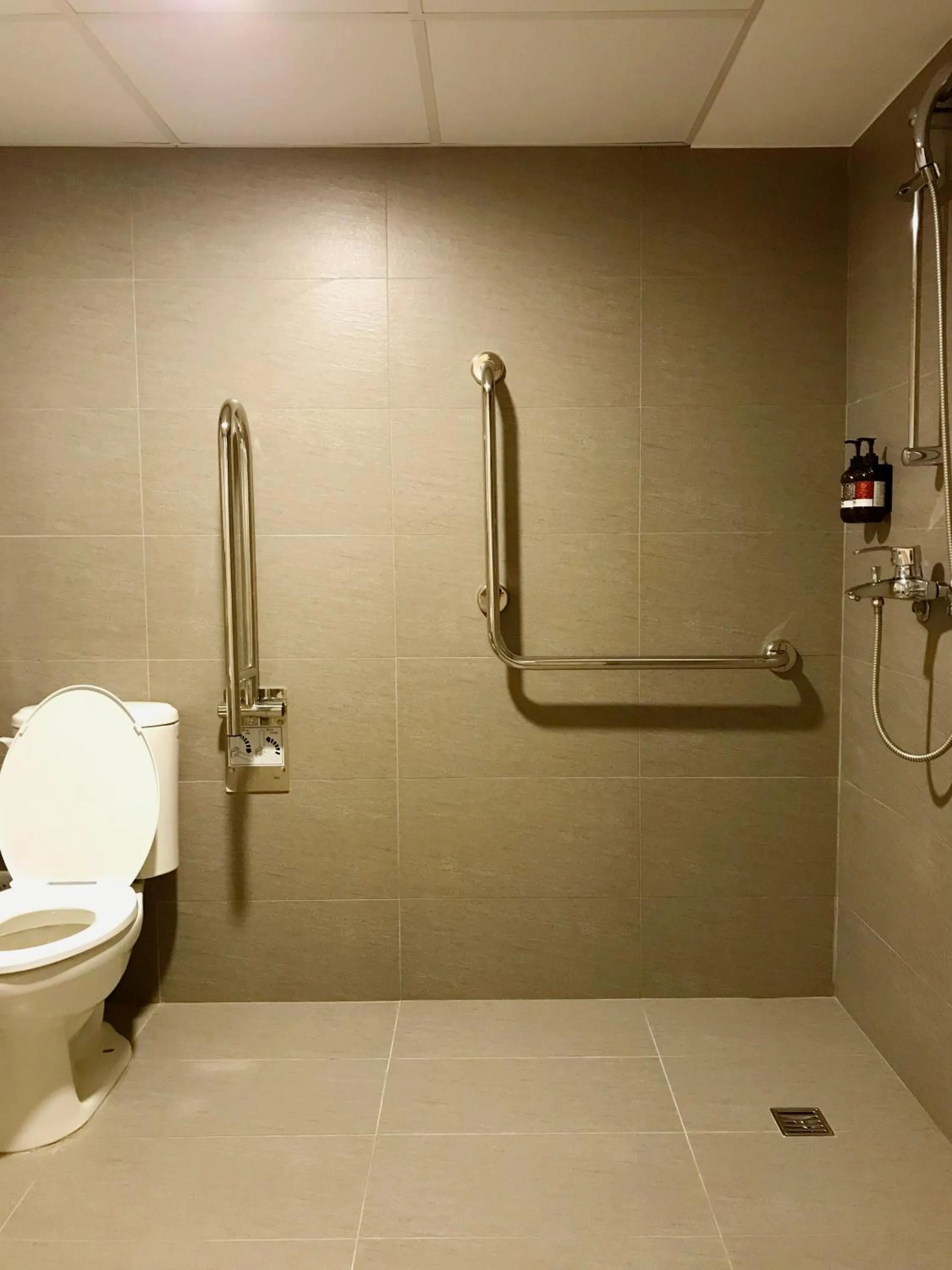 Shower in Single Inn-Kaohsiung Station