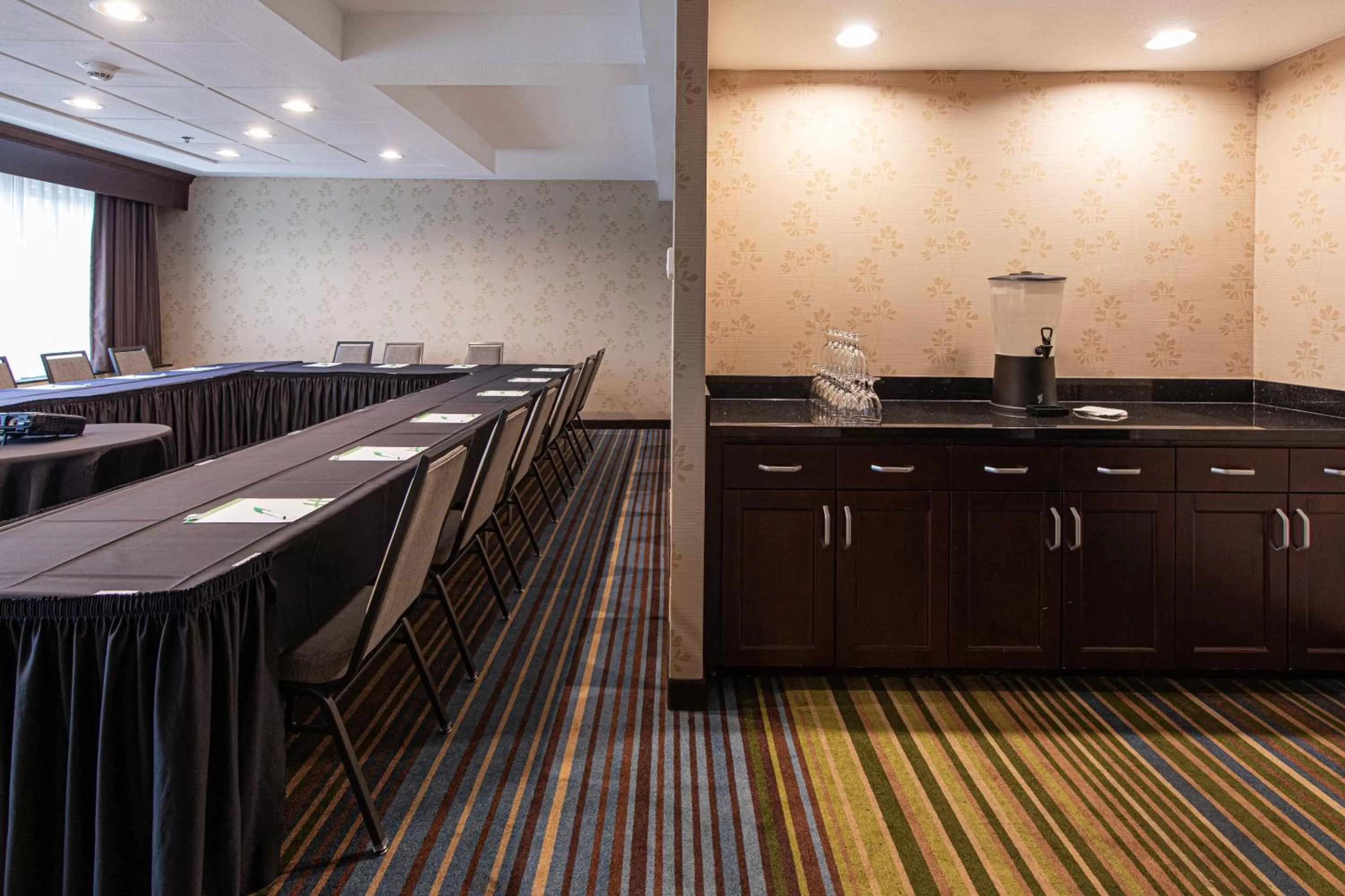 Meeting/conference room in Holiday Inn St. Louis Airport West Earth City by IHG