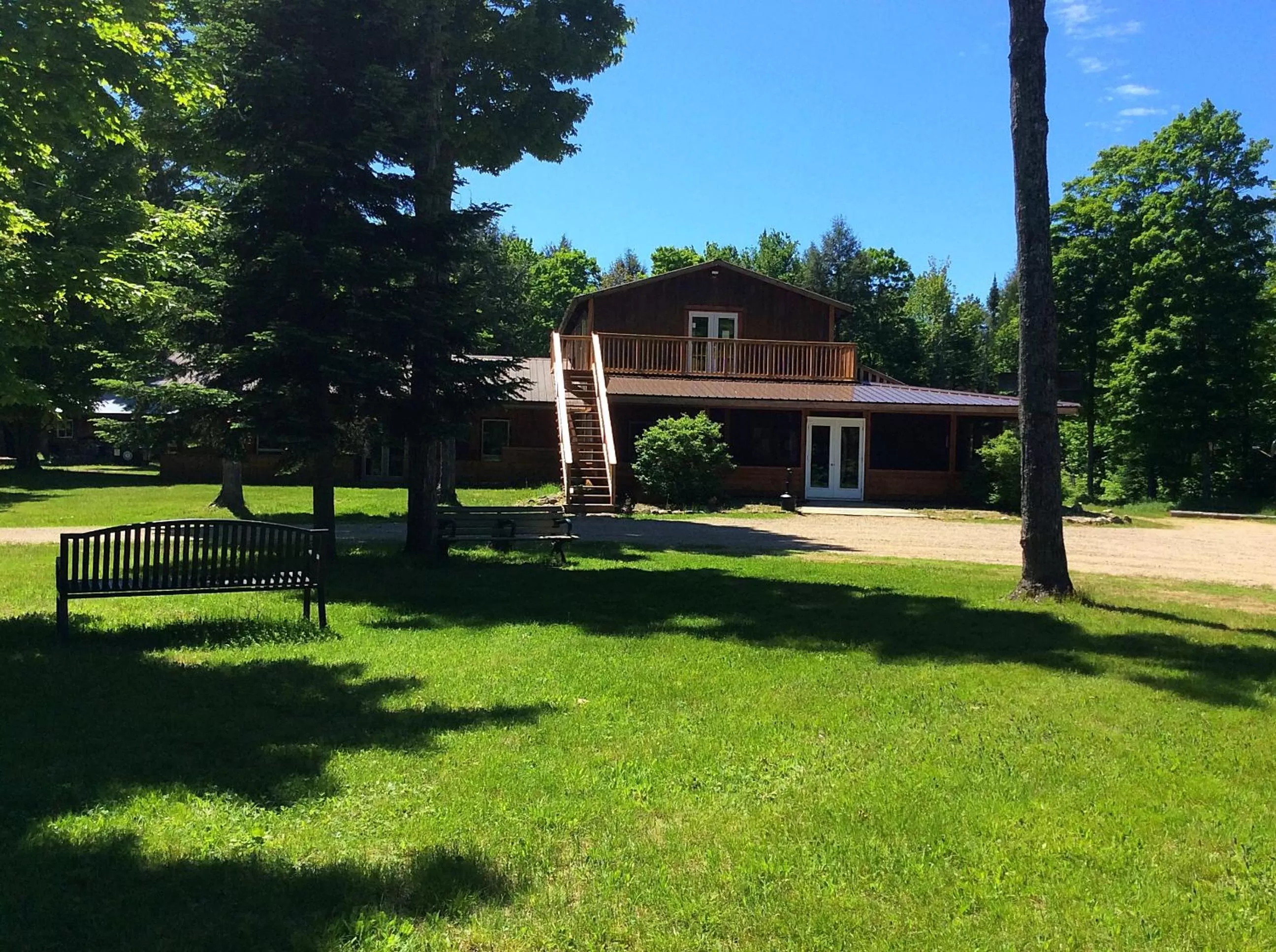 Facade/entrance in Madawaska Lodge