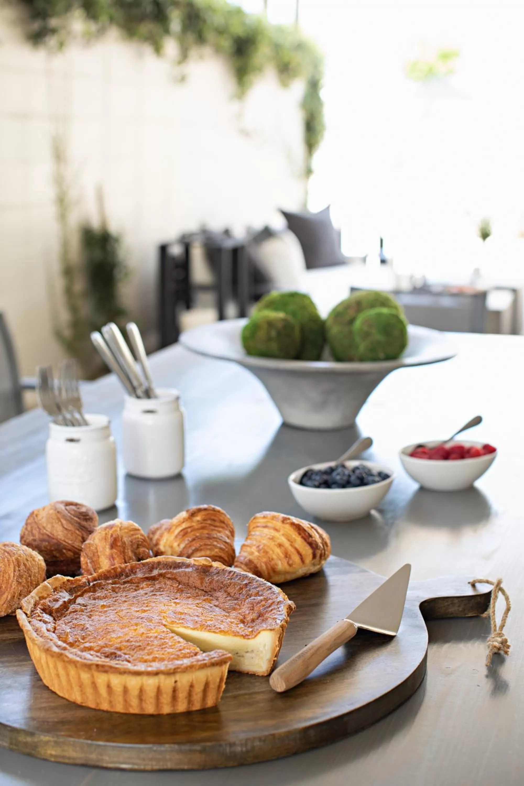 Continental breakfast in R Inn Napa