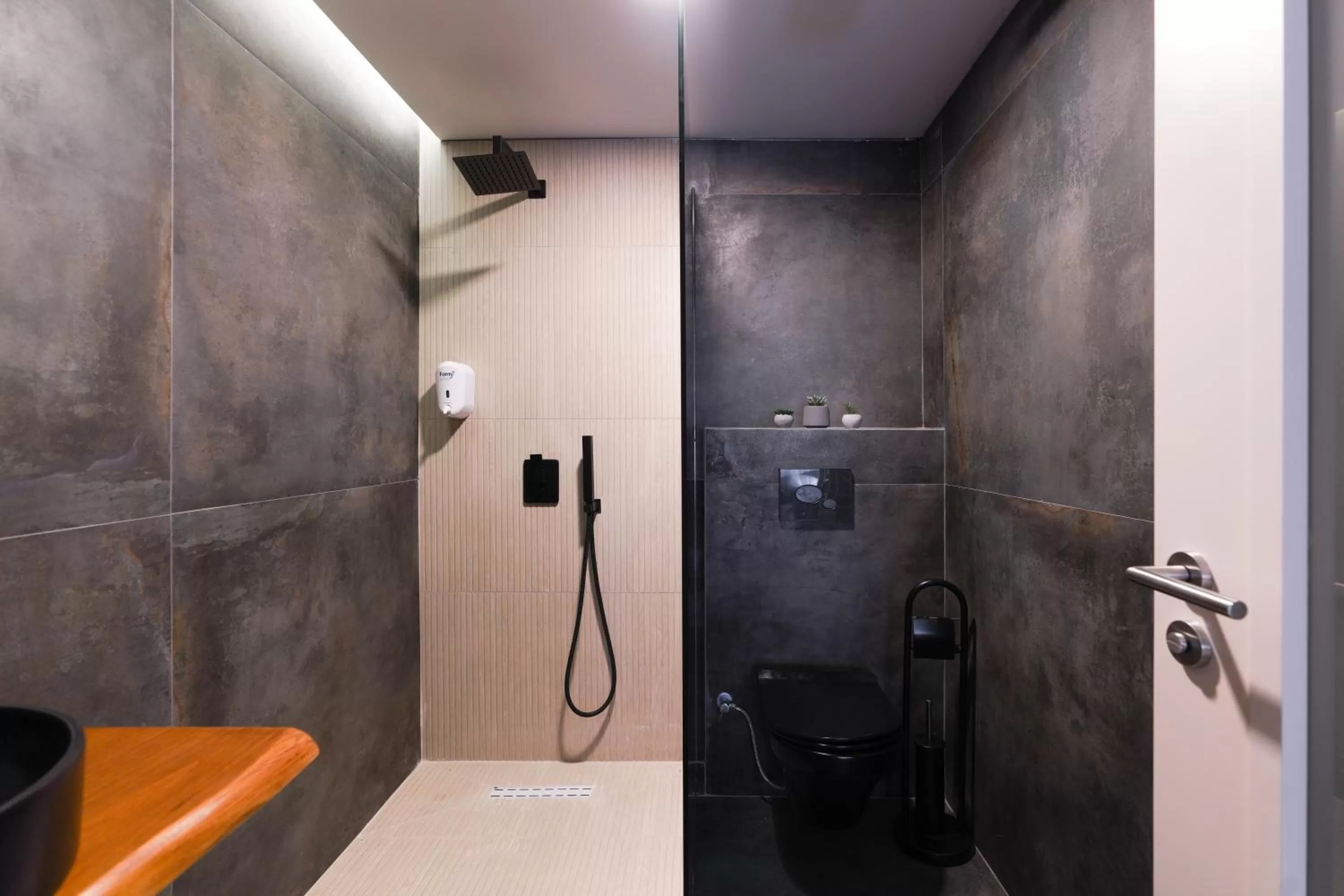 Bathroom in The White Tree