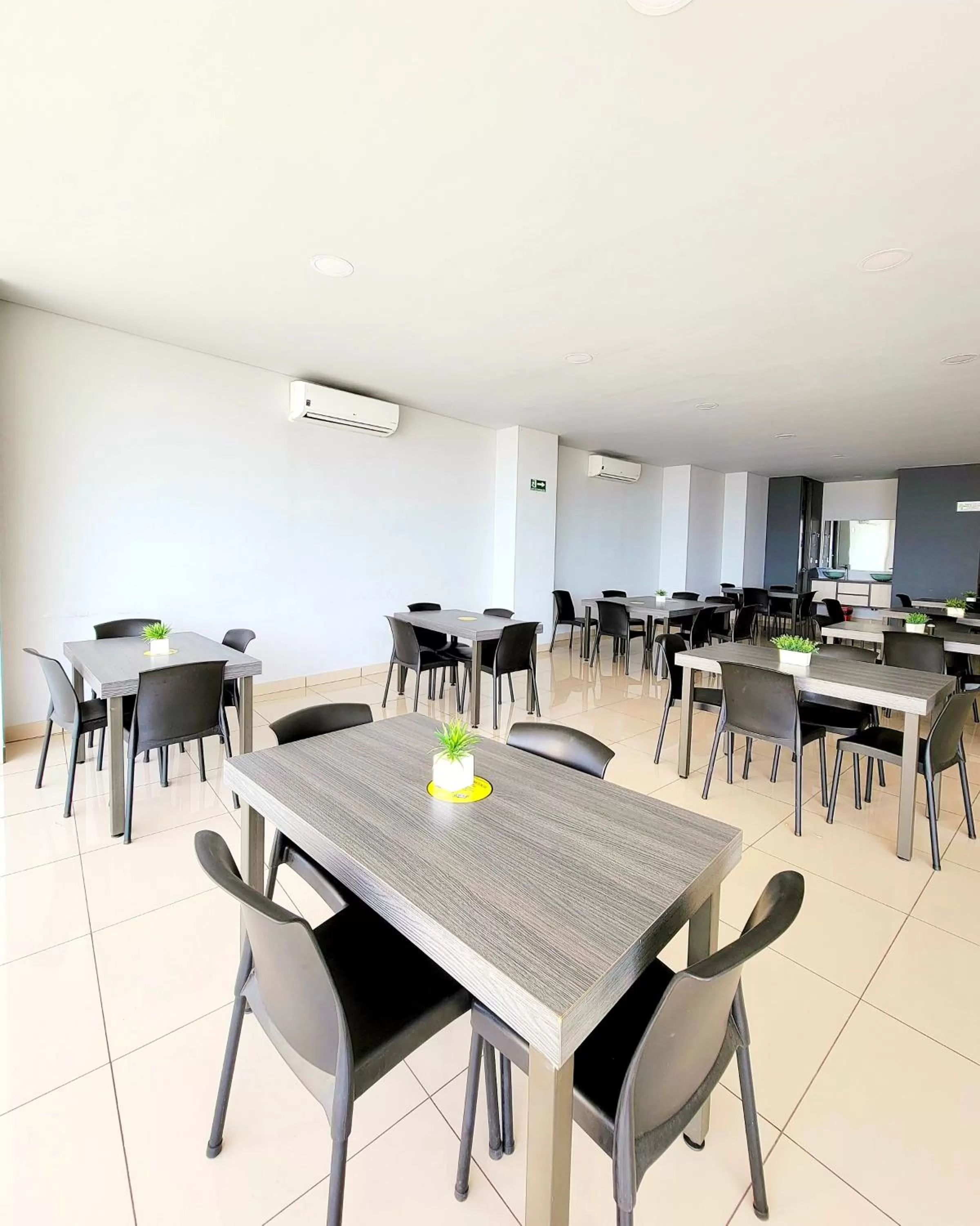 Restaurant/Places to Eat in HOTEL NABU VALLEDUPAR