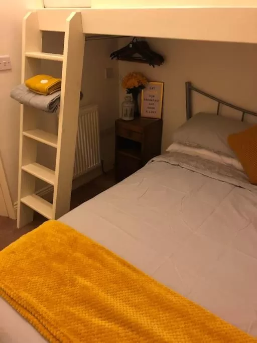 Bed in The Leeman Rose