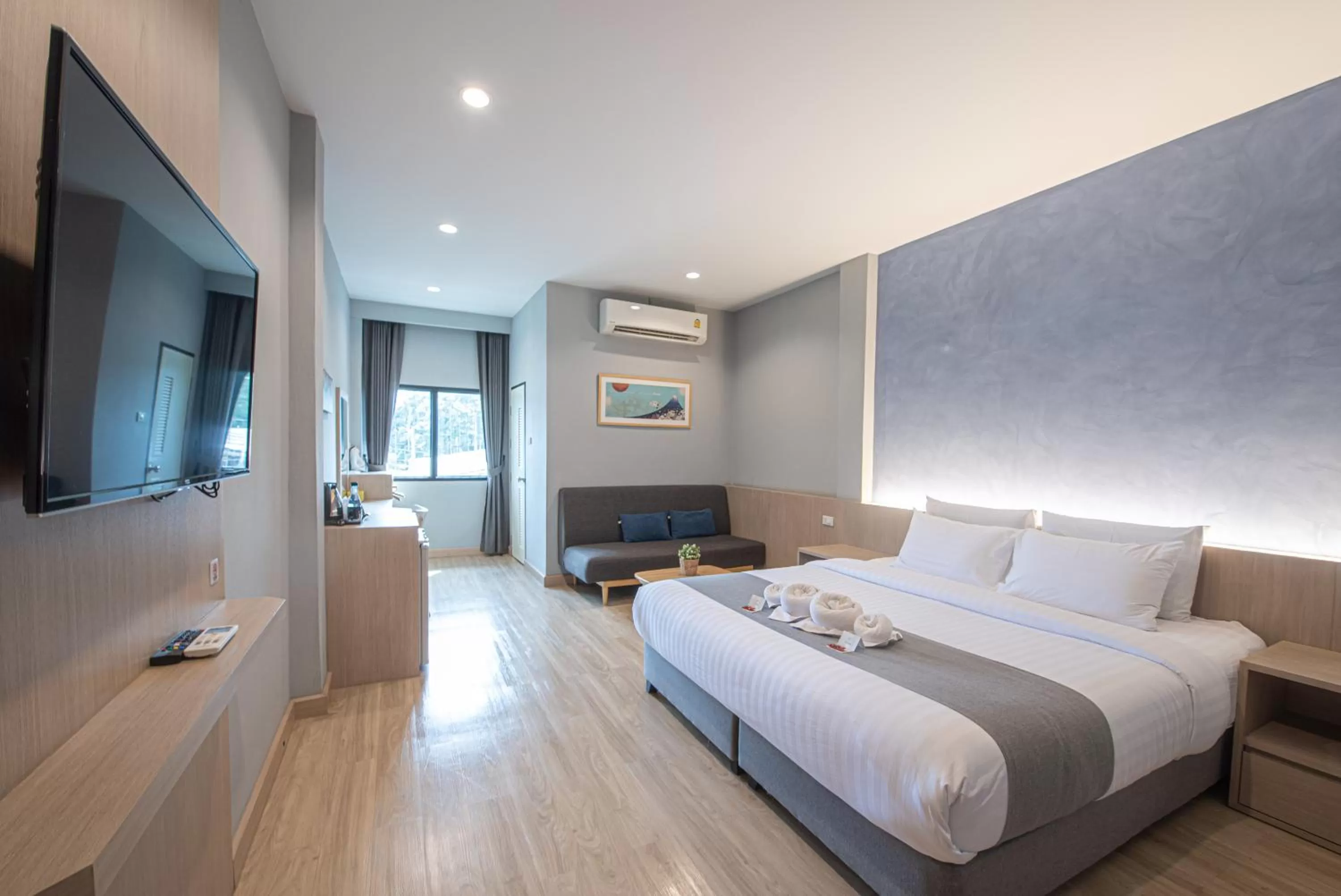 Queen Room with Garden View in Tarnsiri Boutique Resort