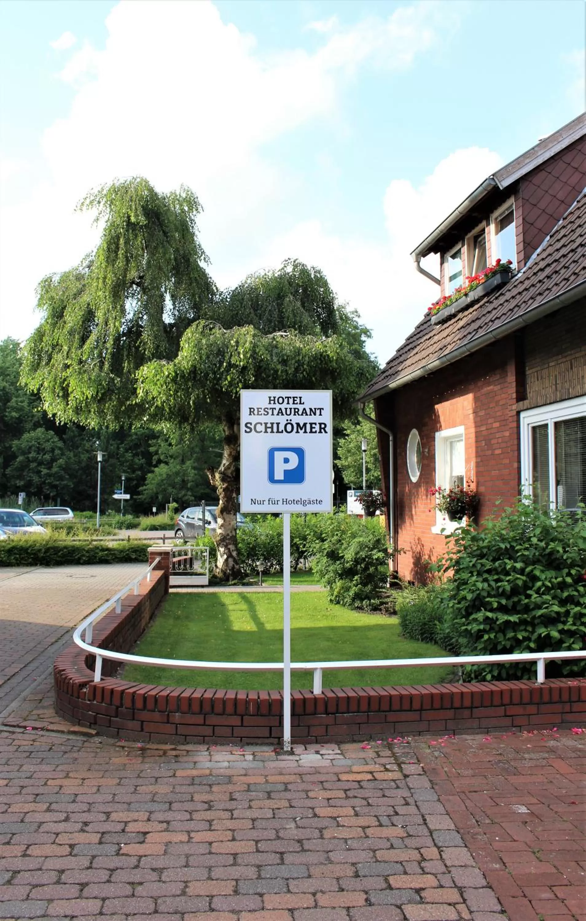 Parking in Hotel Schlömer