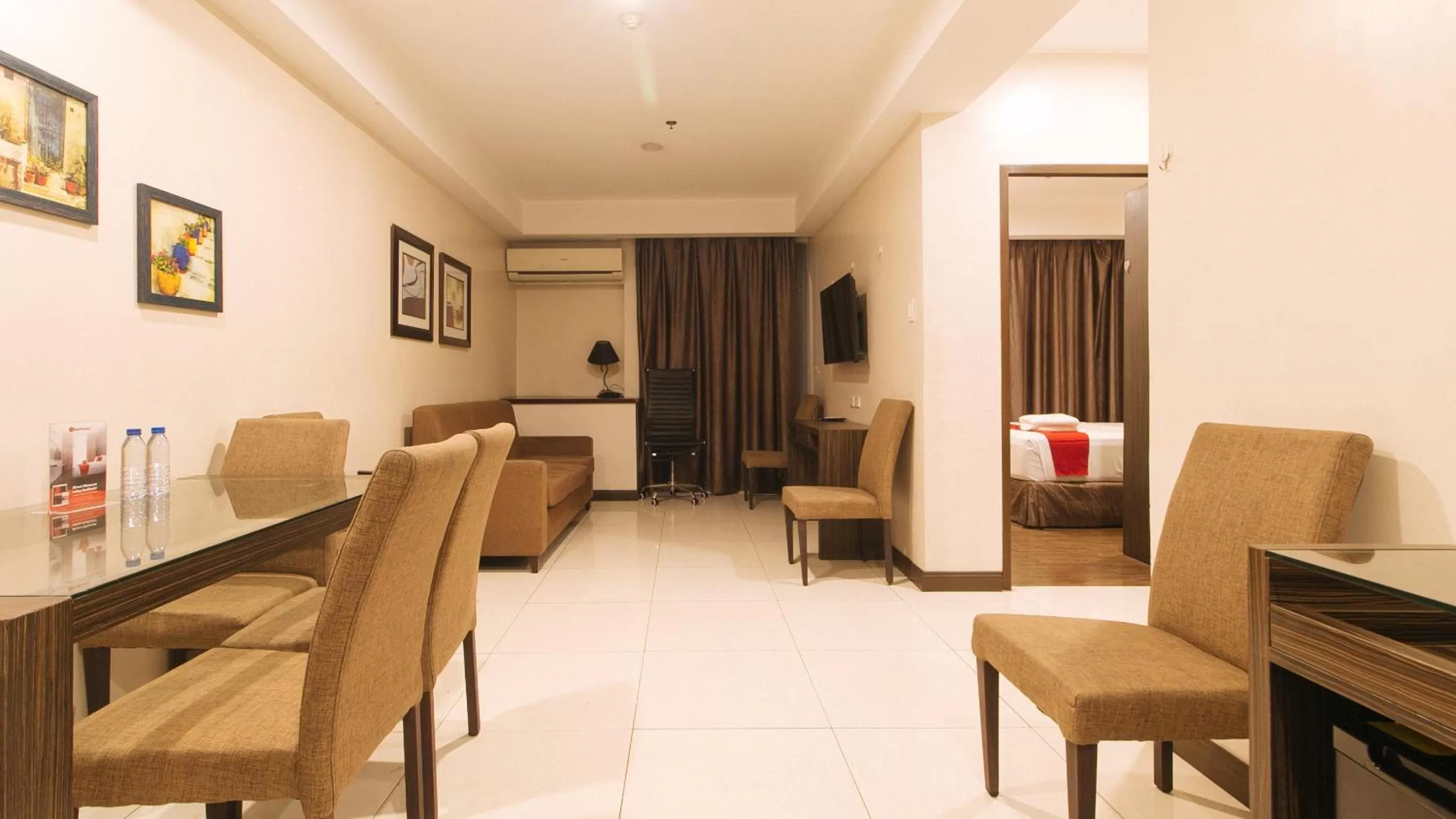 Living room in RedDoorz Premium @ West Avenue Quezon City