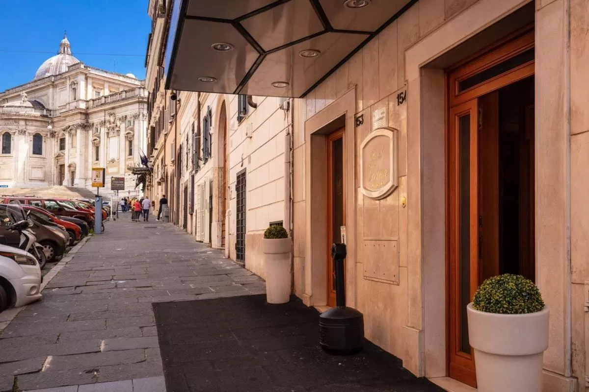 Property building in Hotel Verona Rome