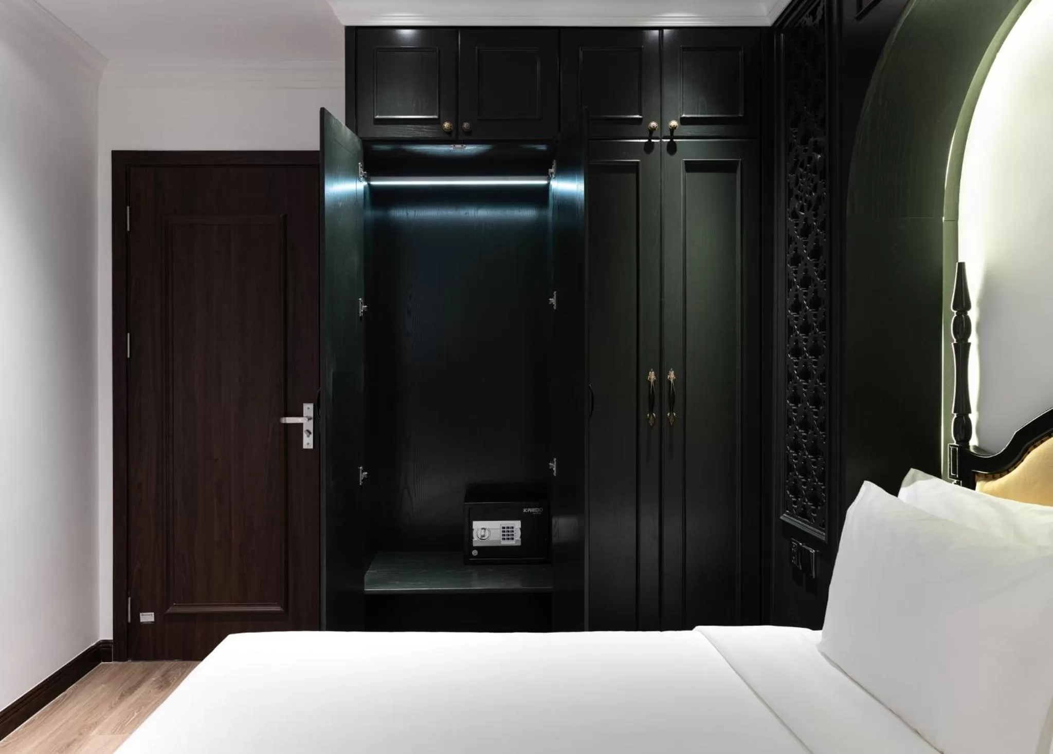 Bedroom, Bed in Paradise Suites Nguyen Khuyen