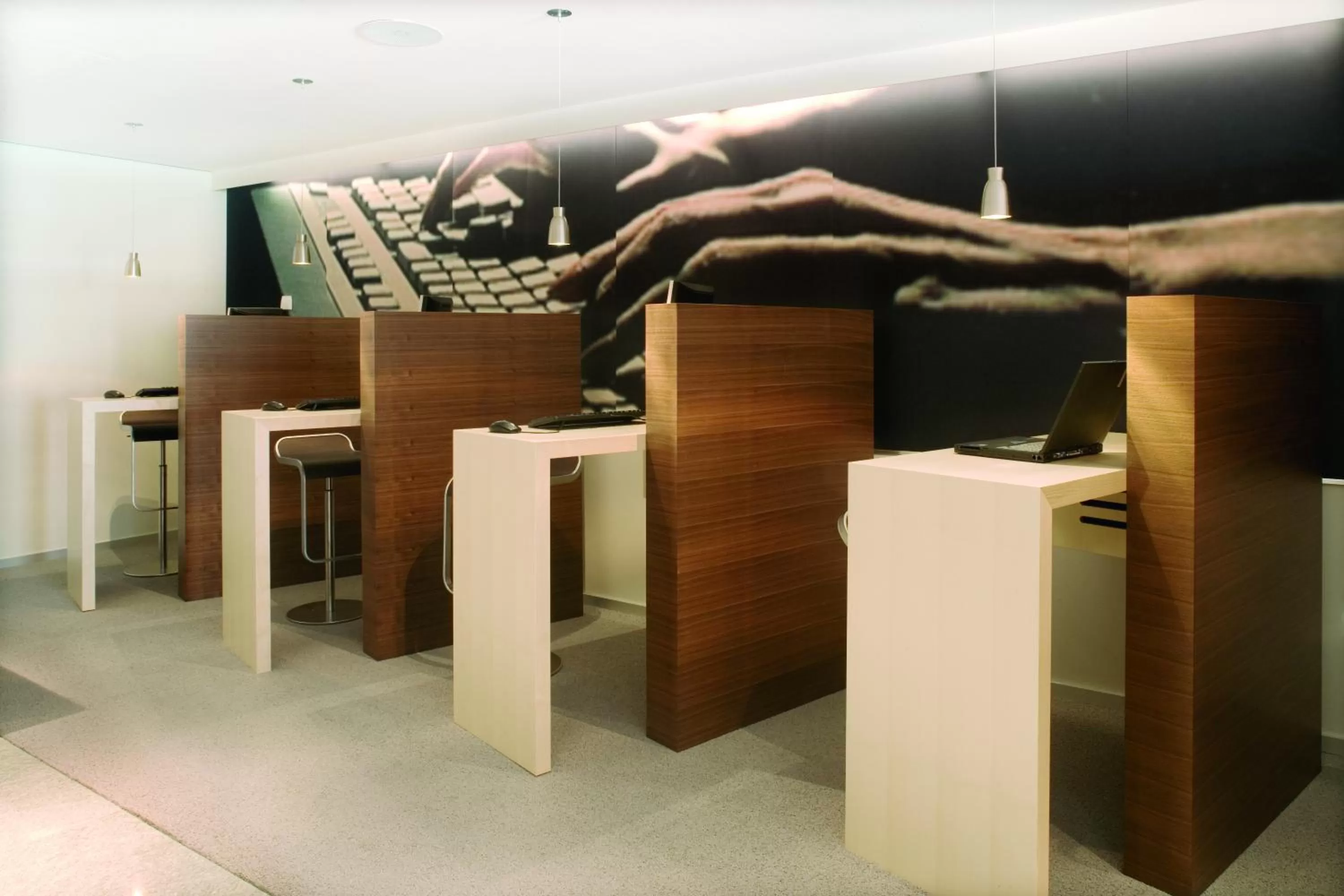 TV and multimedia in Mövenpick Hotel Zurich Airport