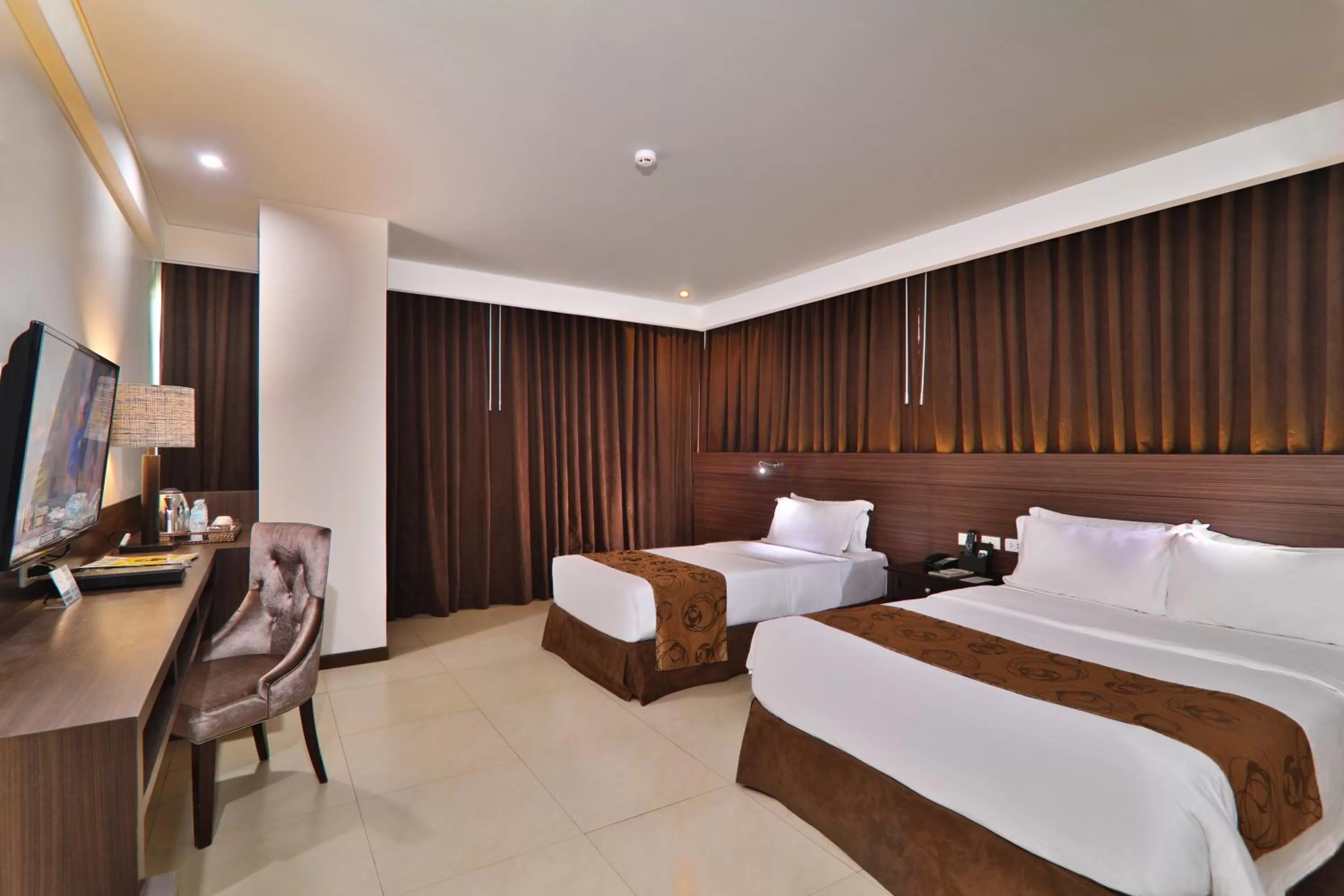 Bed in Kew Hotel Tagbilaran