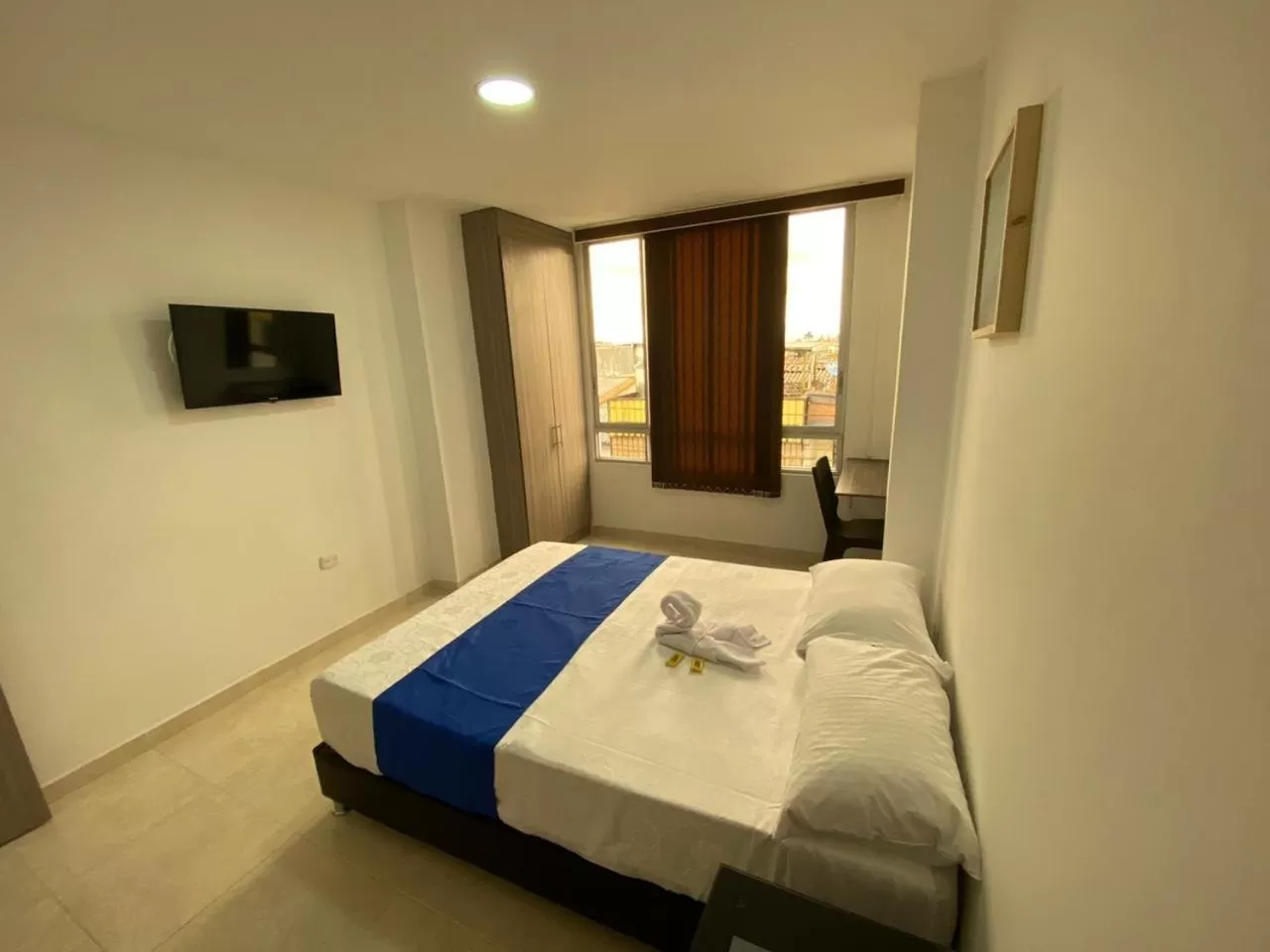 Balcony/Terrace, Bed in Hotel Cafe Estrella