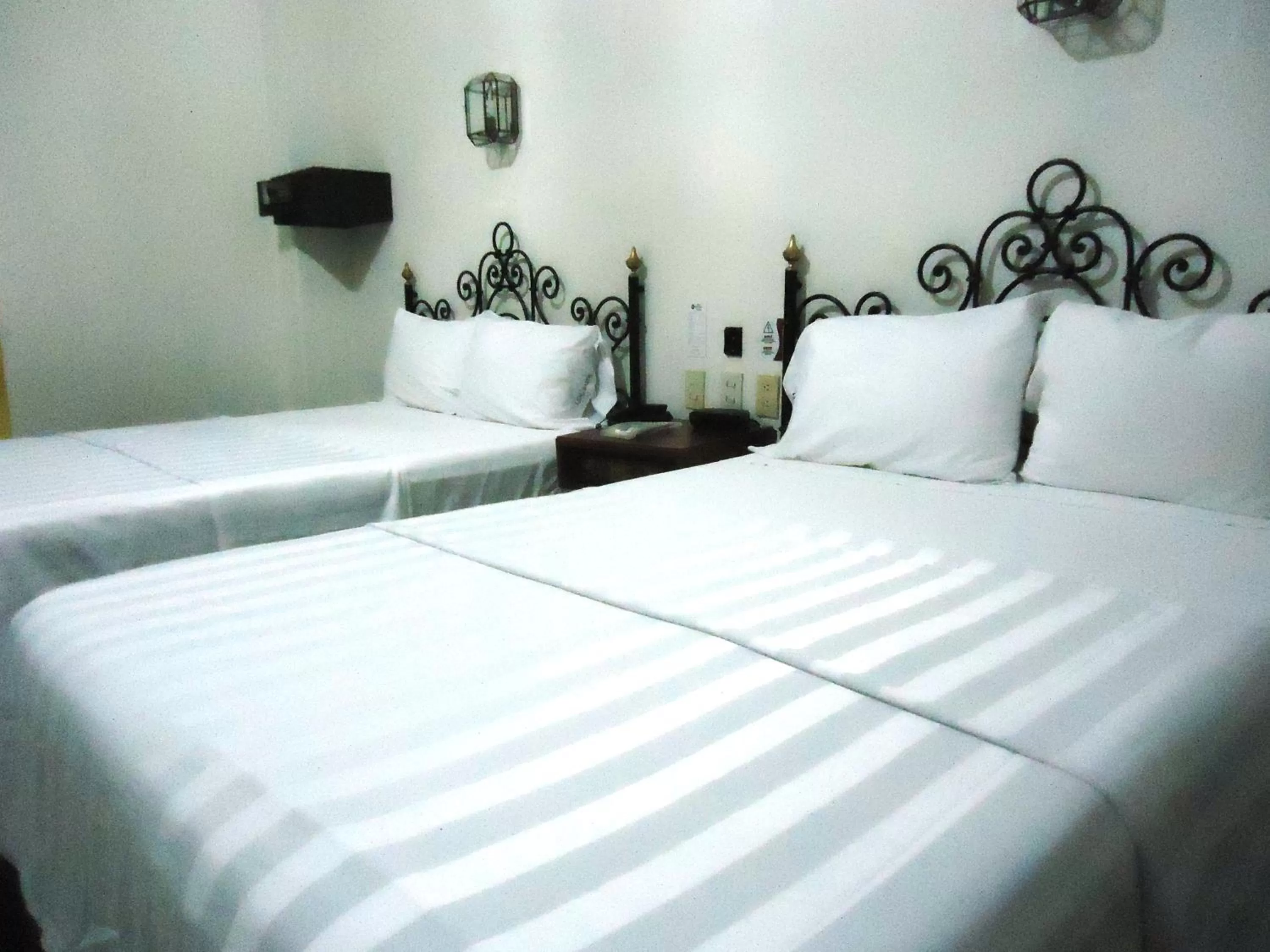 Standard Twin Room in Hotel Concierge Plaza Colima