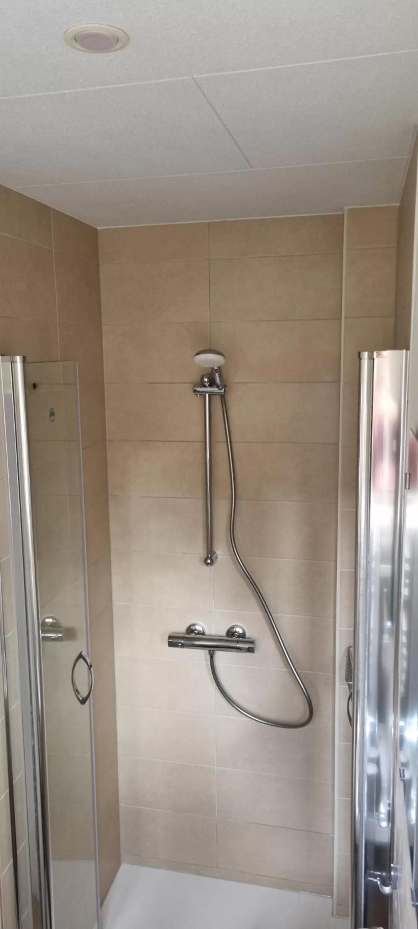 Shower in Orchidee Altenau