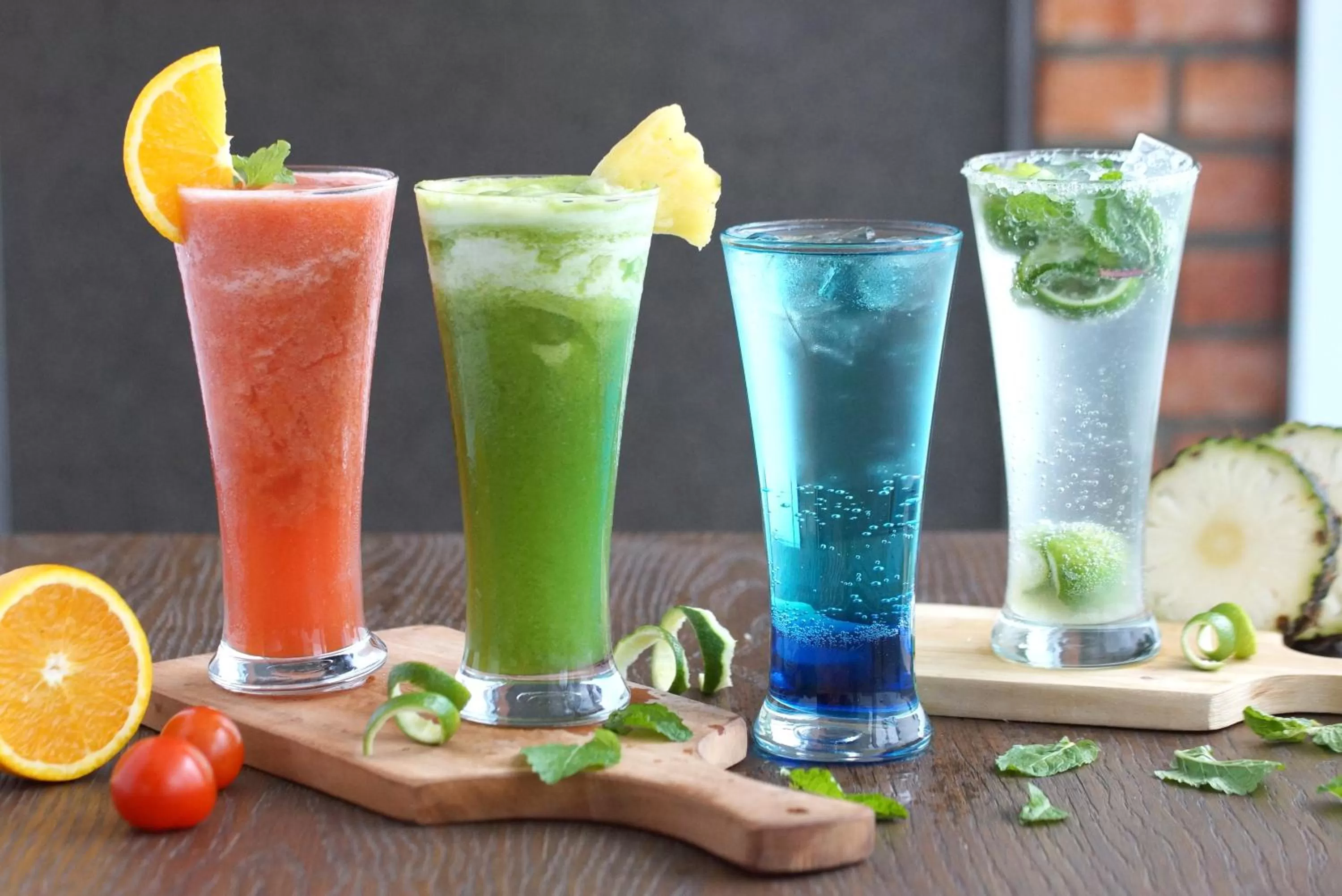 Restaurant/places to eat in Ayaka Suites