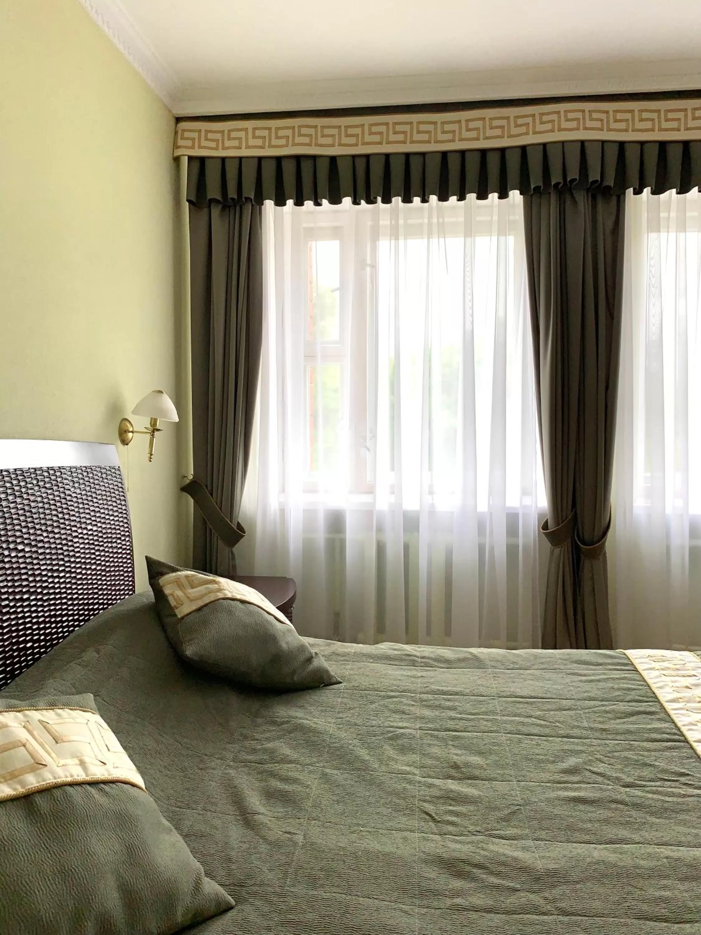 Bed in Hotel Prydesnyansky