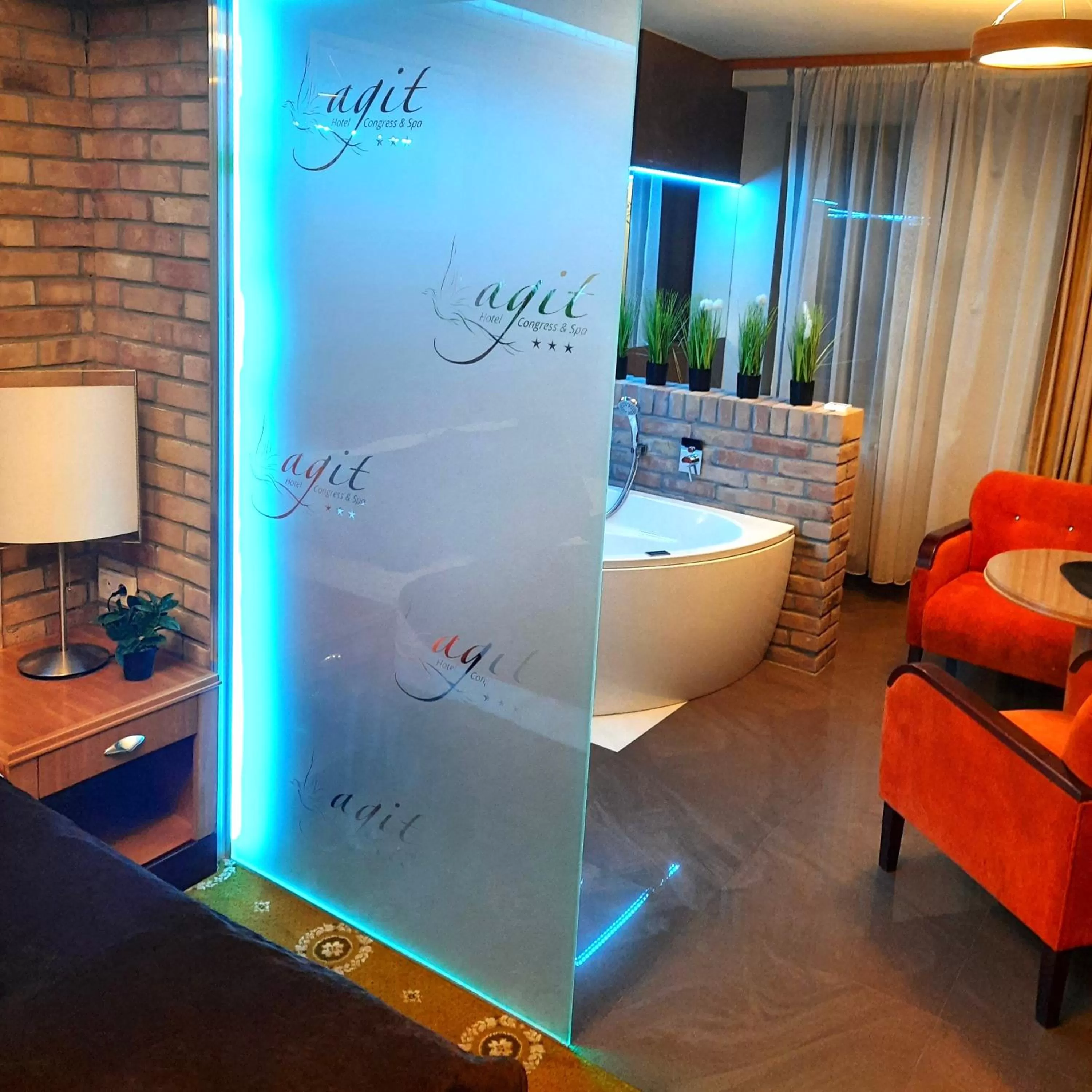 Hot Tub in Hotel Agit Congress&Spa