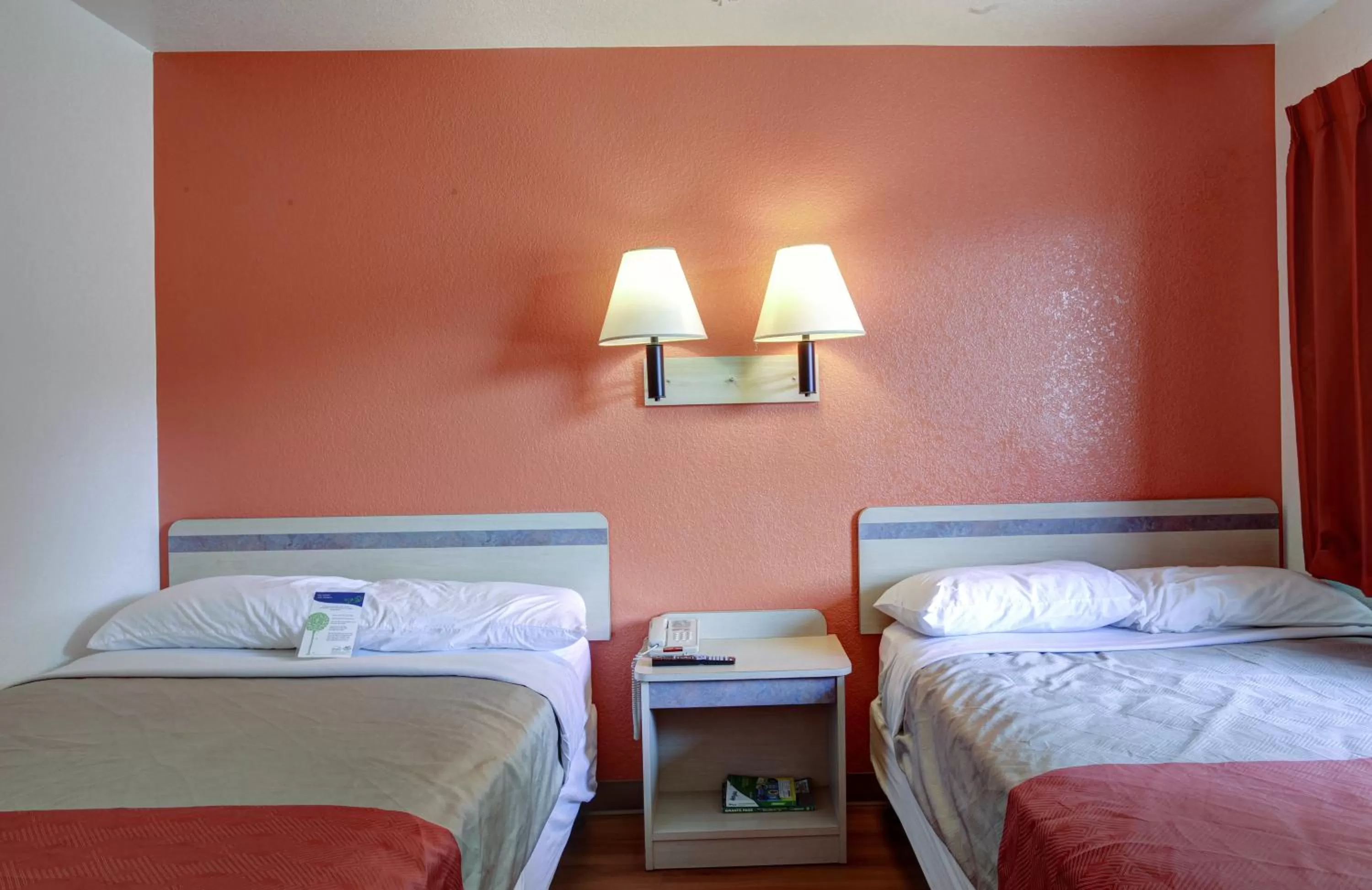 Bedroom, Bed in Motel 6-Grants Pass, OR