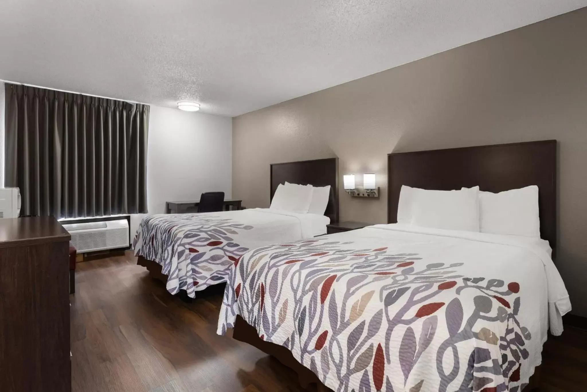 Deluxe Room with Two Double Beds Disability Access Smoking in Red Roof Inn & Suites Savannah Airport Deluxe Room with Two Double Beds Disability Access Smoking in Red Roof Inn & Suites Savannah Airport