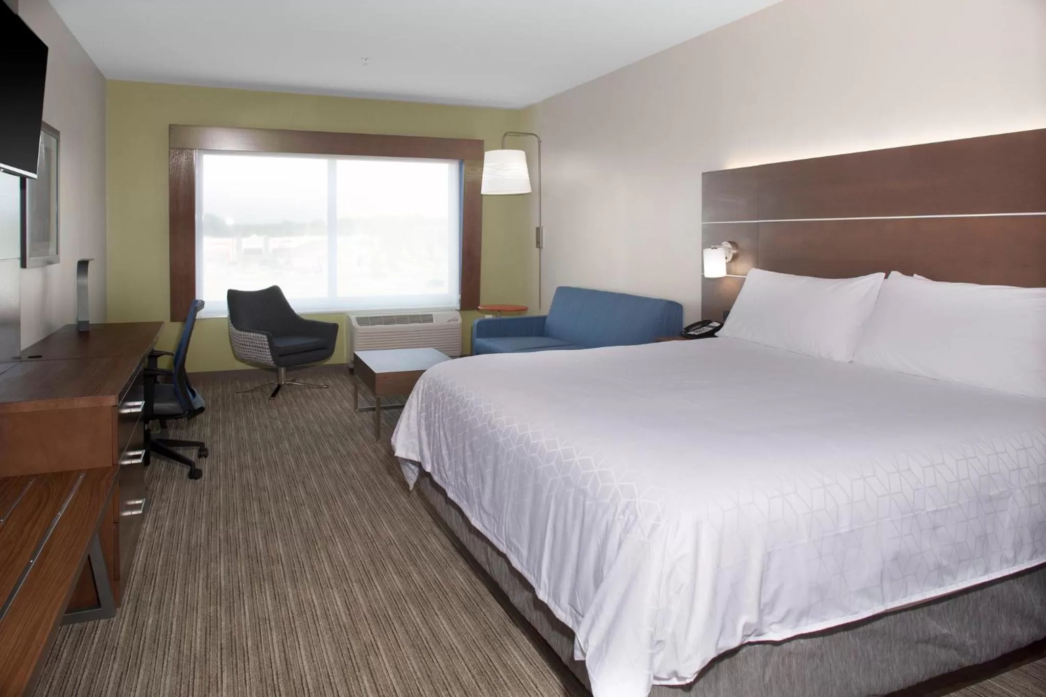 Photo of the whole room, Bed in Holiday Inn Express & Suites - King George - Dahlgren by IHG