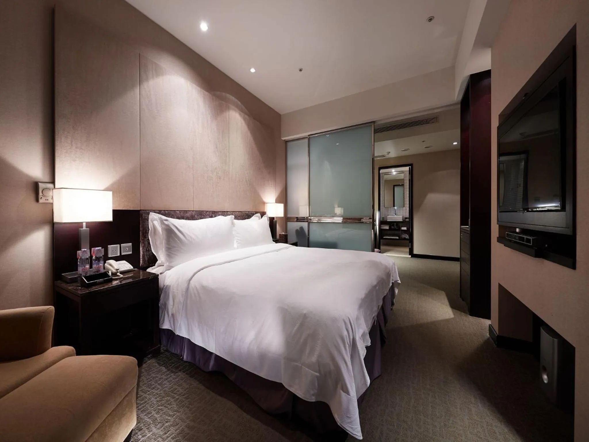 Photo of the whole room, Bed in The Tango Hotel Taipei XinYi