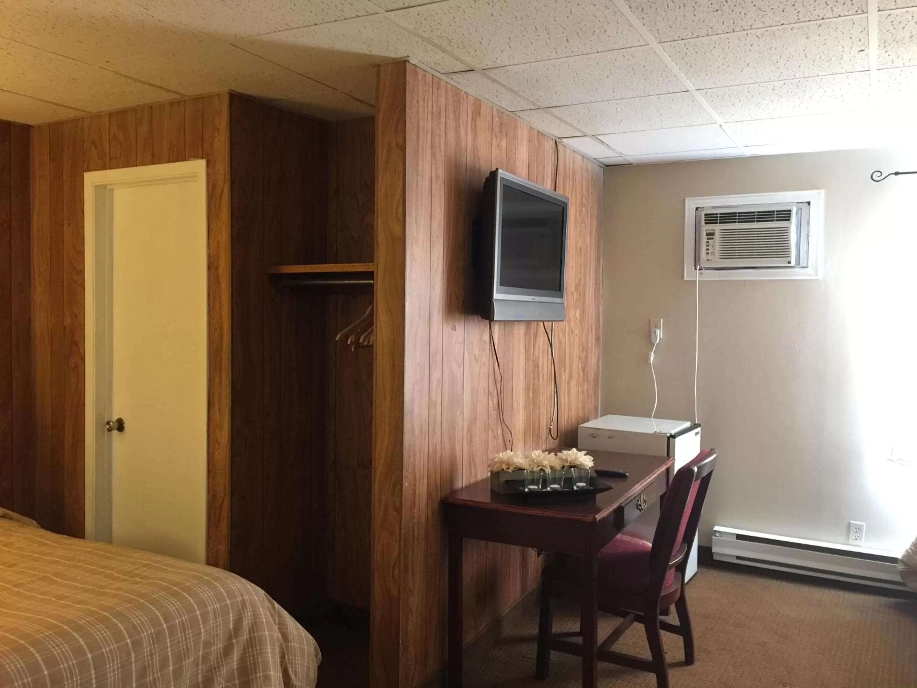 TV and multimedia, Bed in The Falls Family Lodge