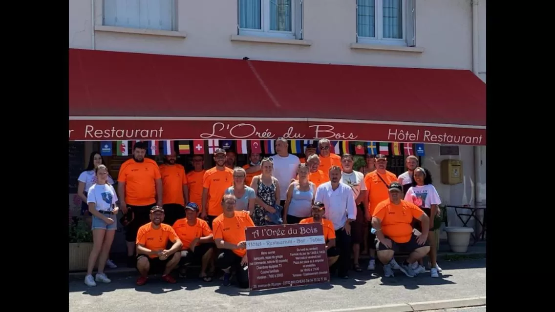 People in A L'Orée du Bois chez Doudou&Lolo