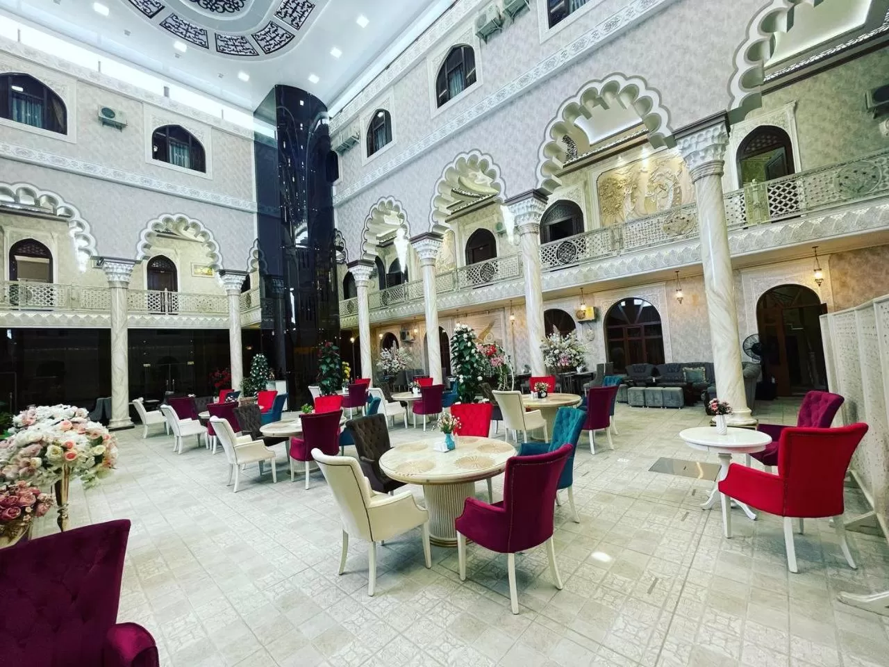 Restaurant/Places to Eat in Sumaya Hotel