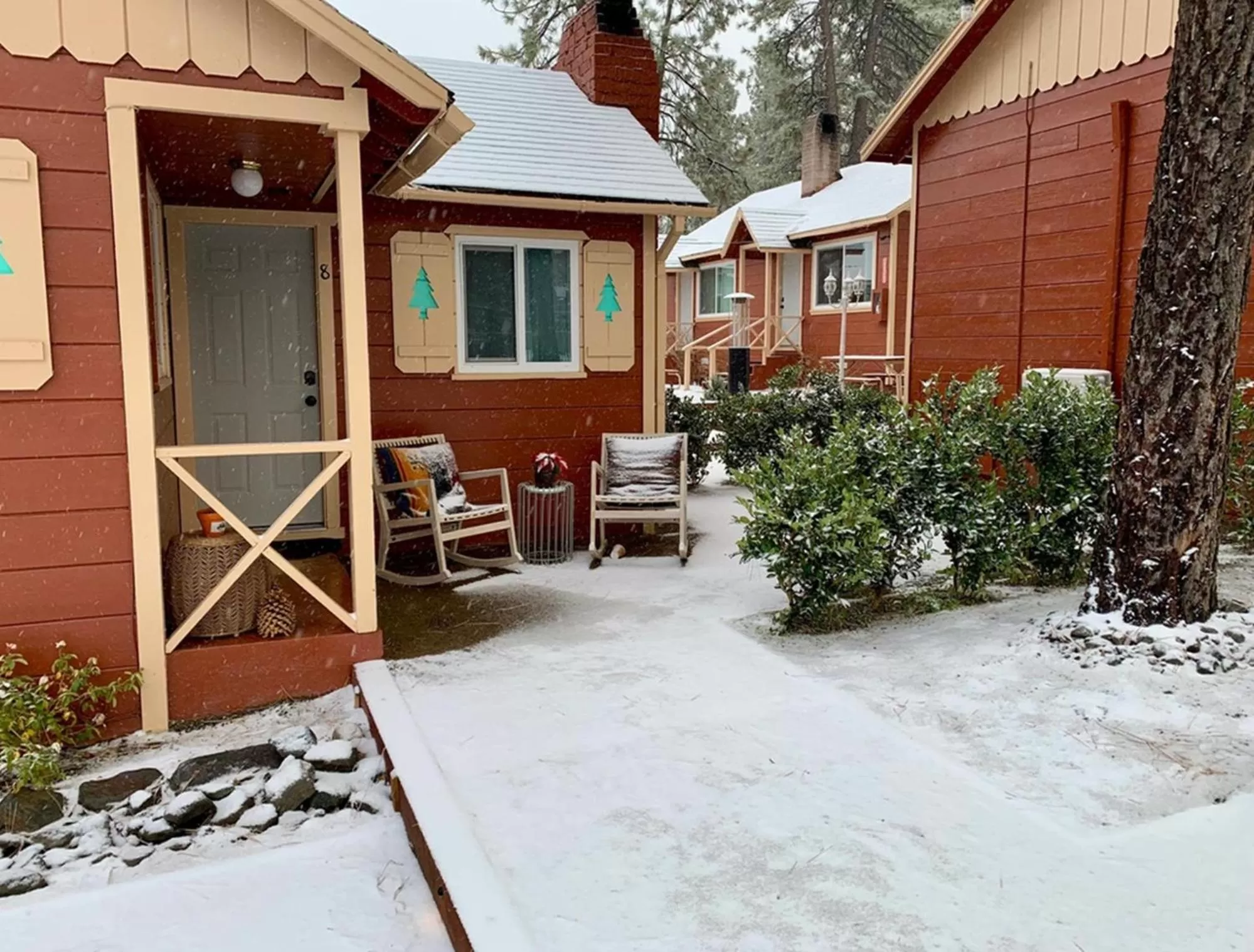 Property building in Grand Pine Cabins