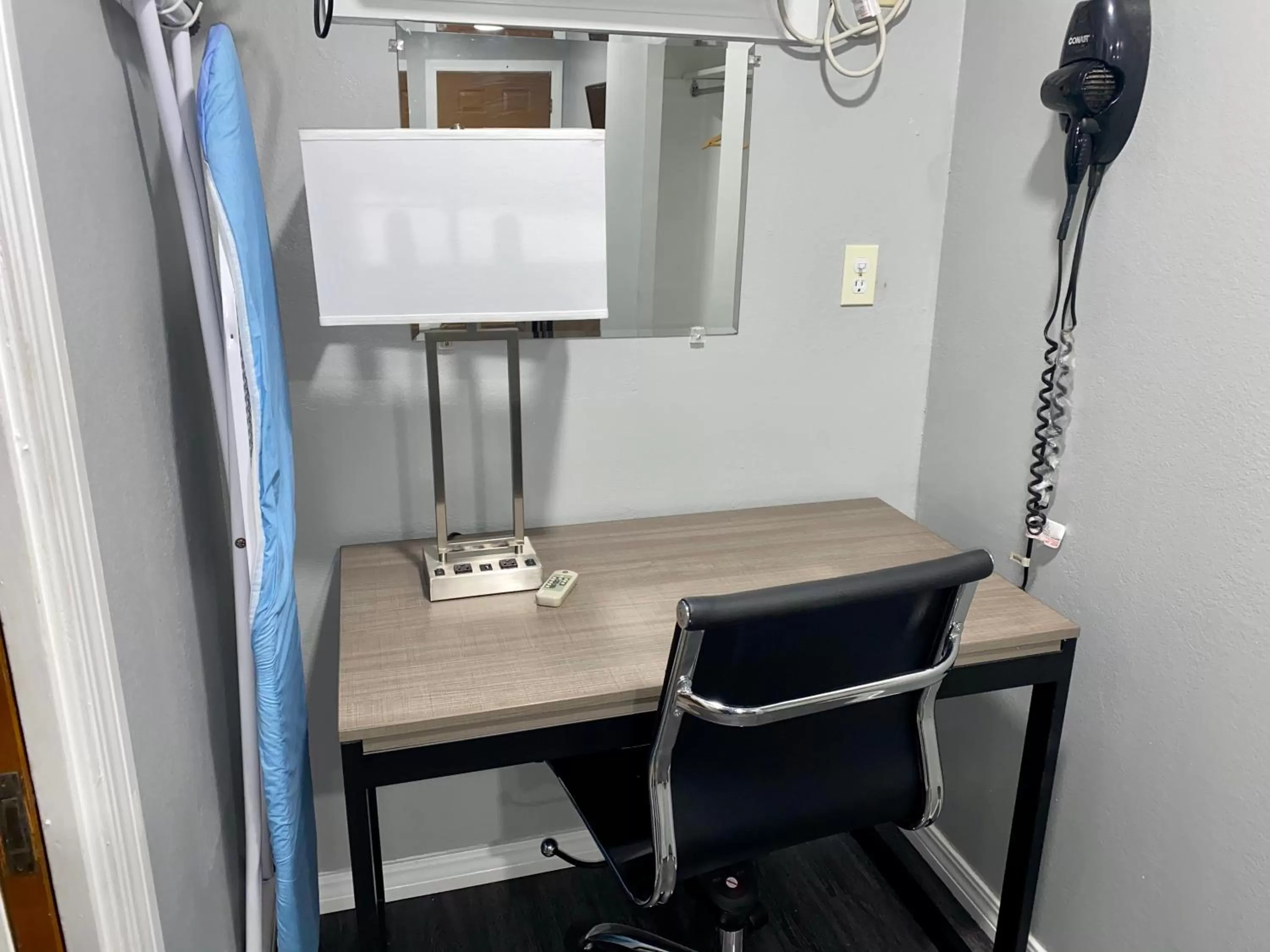 TV and multimedia in Budget Host Inn