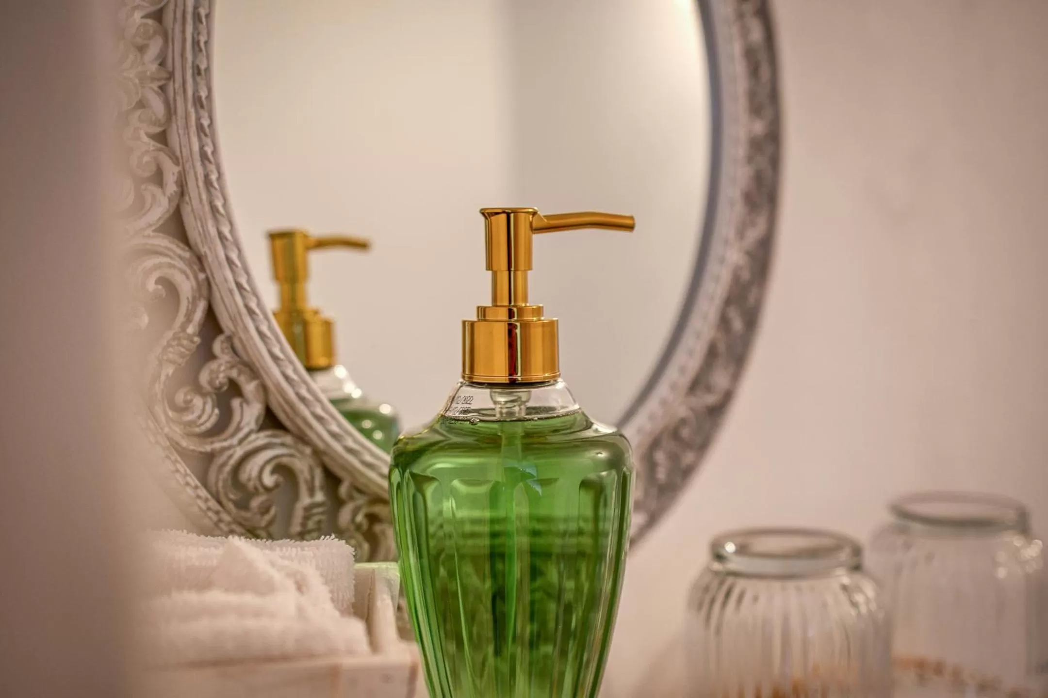 Drinks in Mascot Garden Rooms