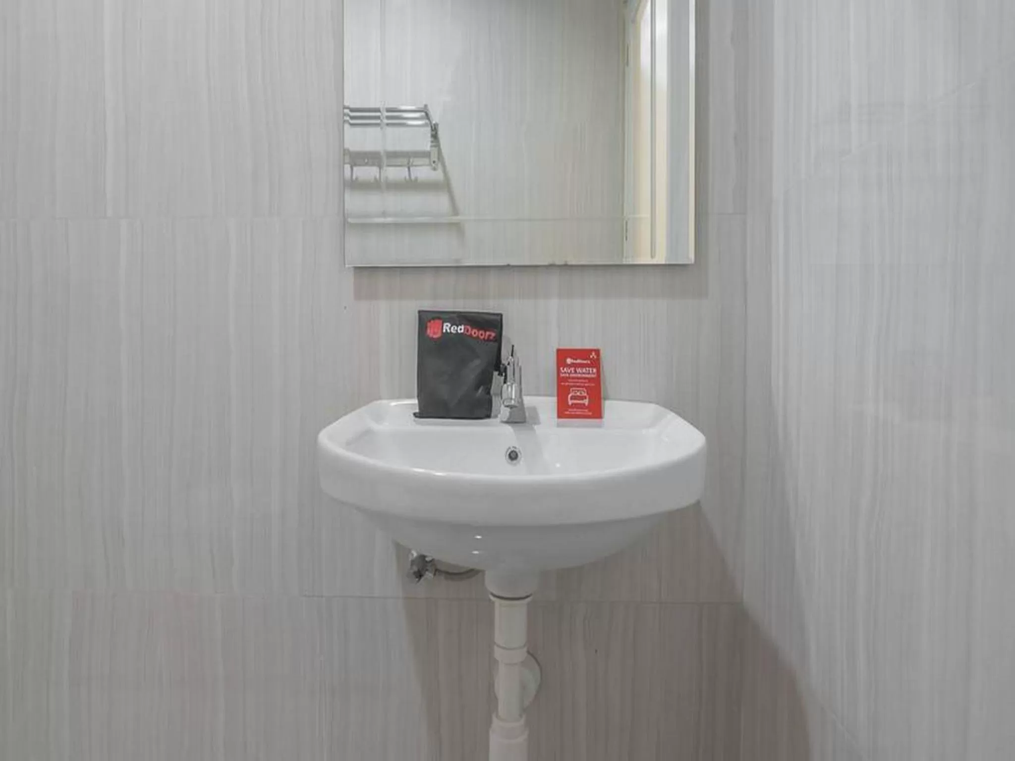 Bedroom in RedDoorz near Islamic Center Samarinda