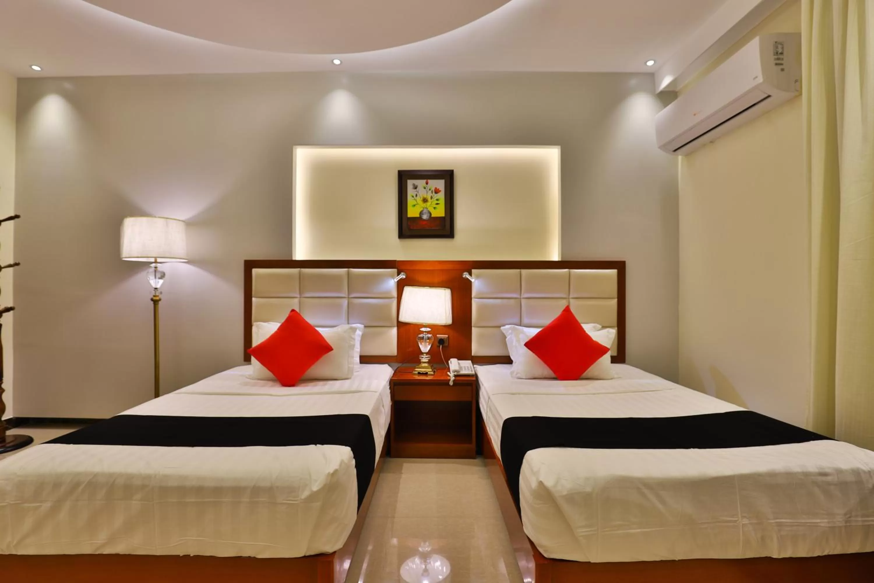 Bedroom, Bed in Dreams Houses furnished Suites