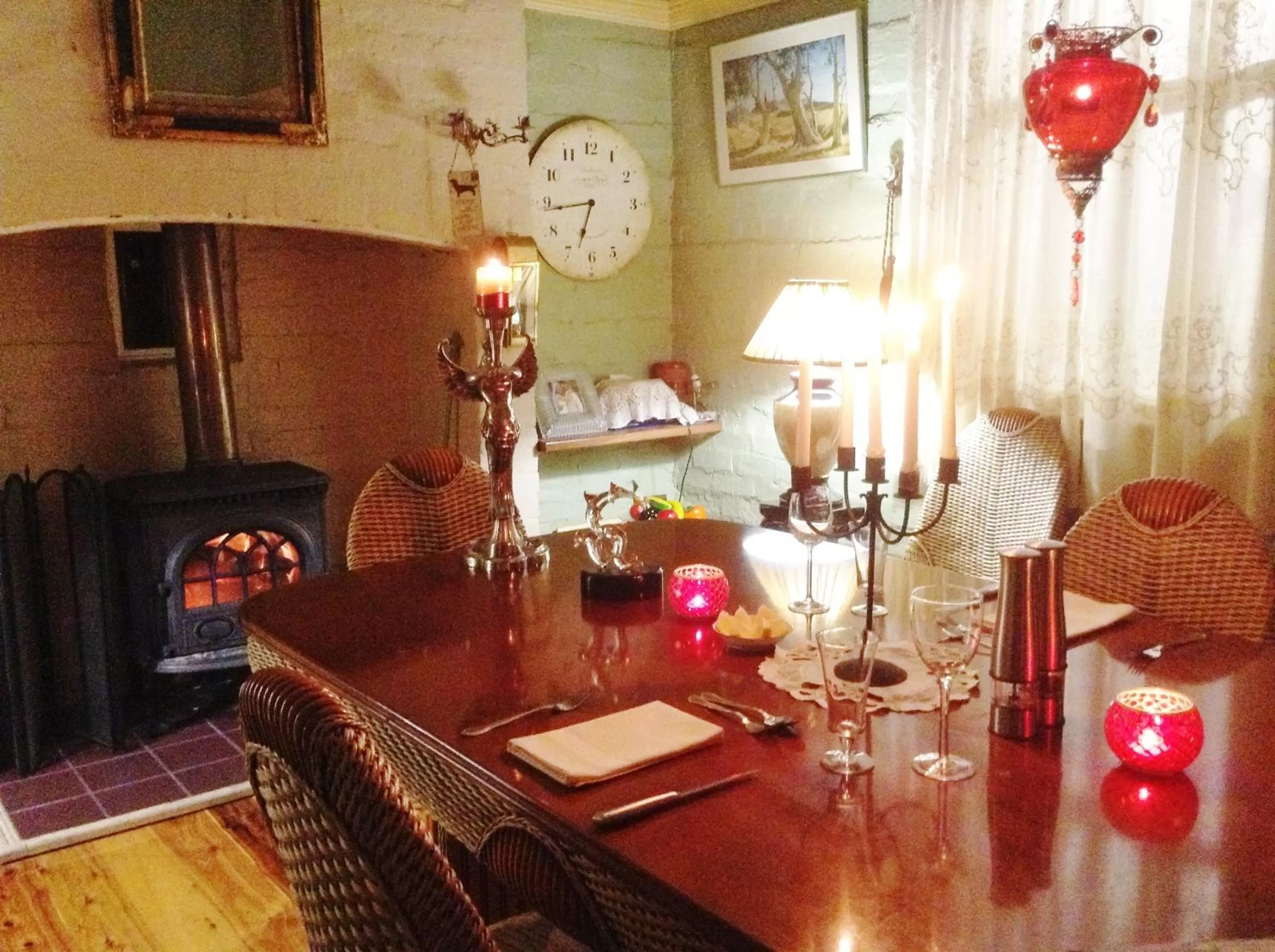 Restaurant/places to eat in Must Love Dogs B&B & Self Contained Cottage