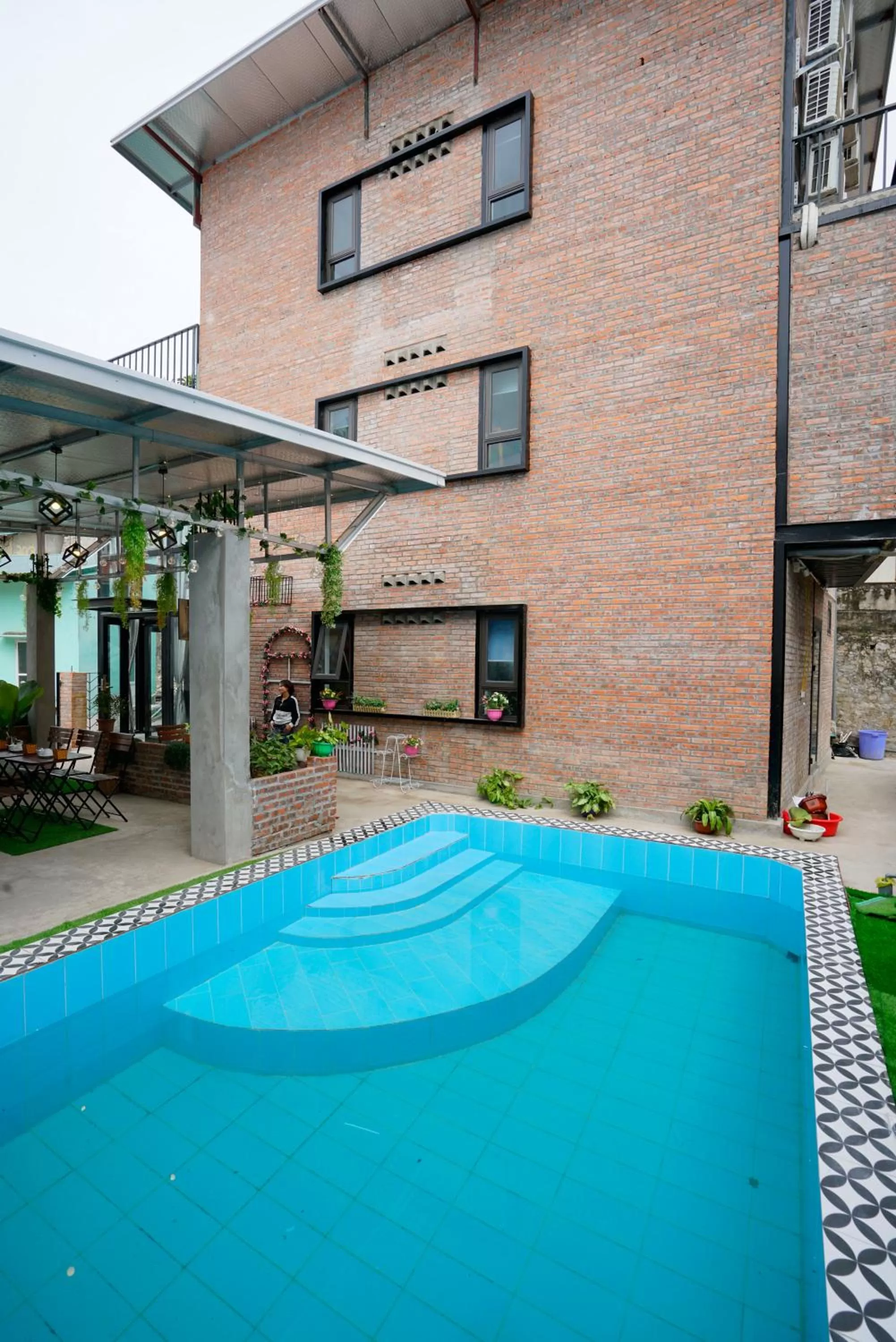 Swimming Pool in Halong bay Almorhome