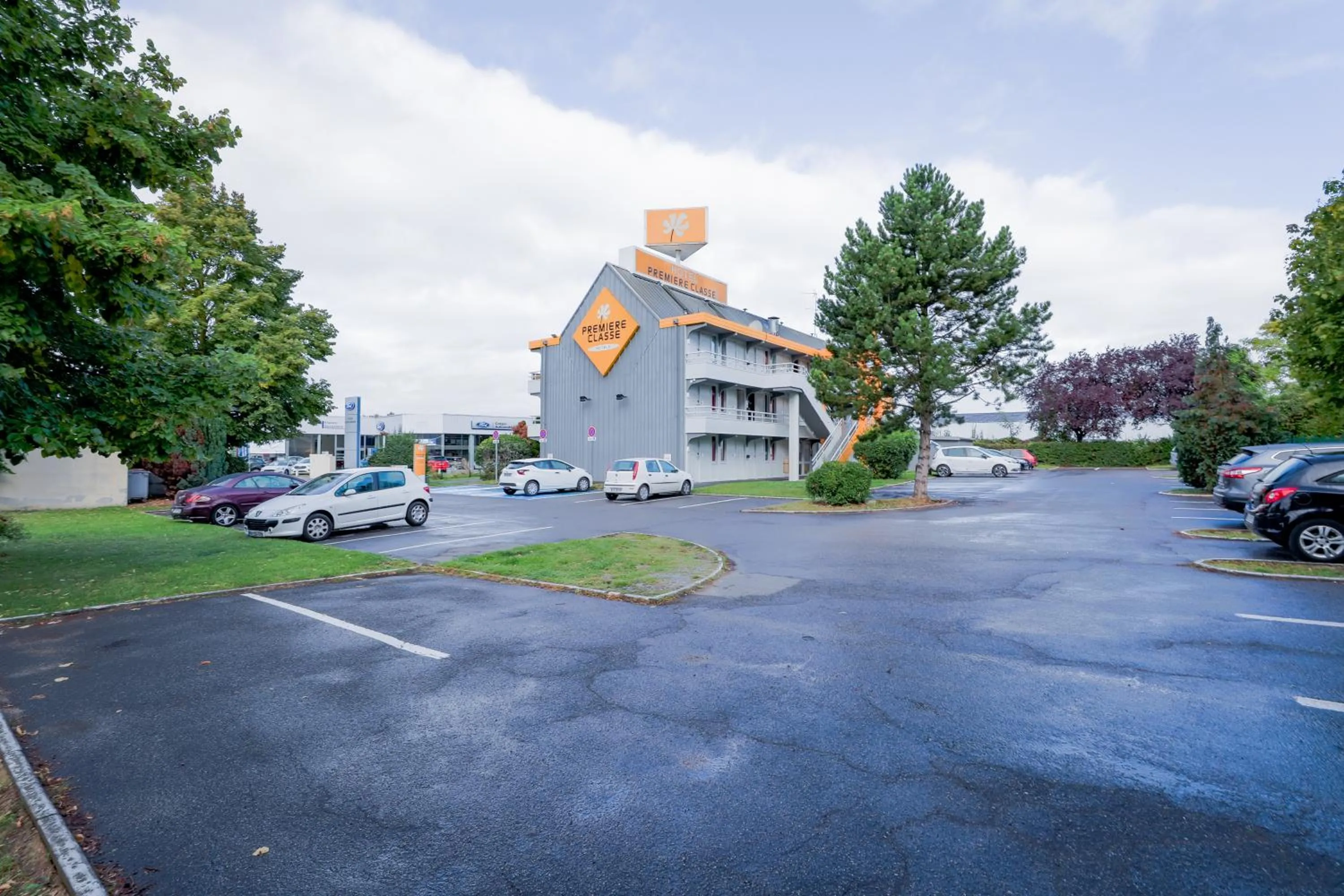 Property building in Premiere Classe St Quentin