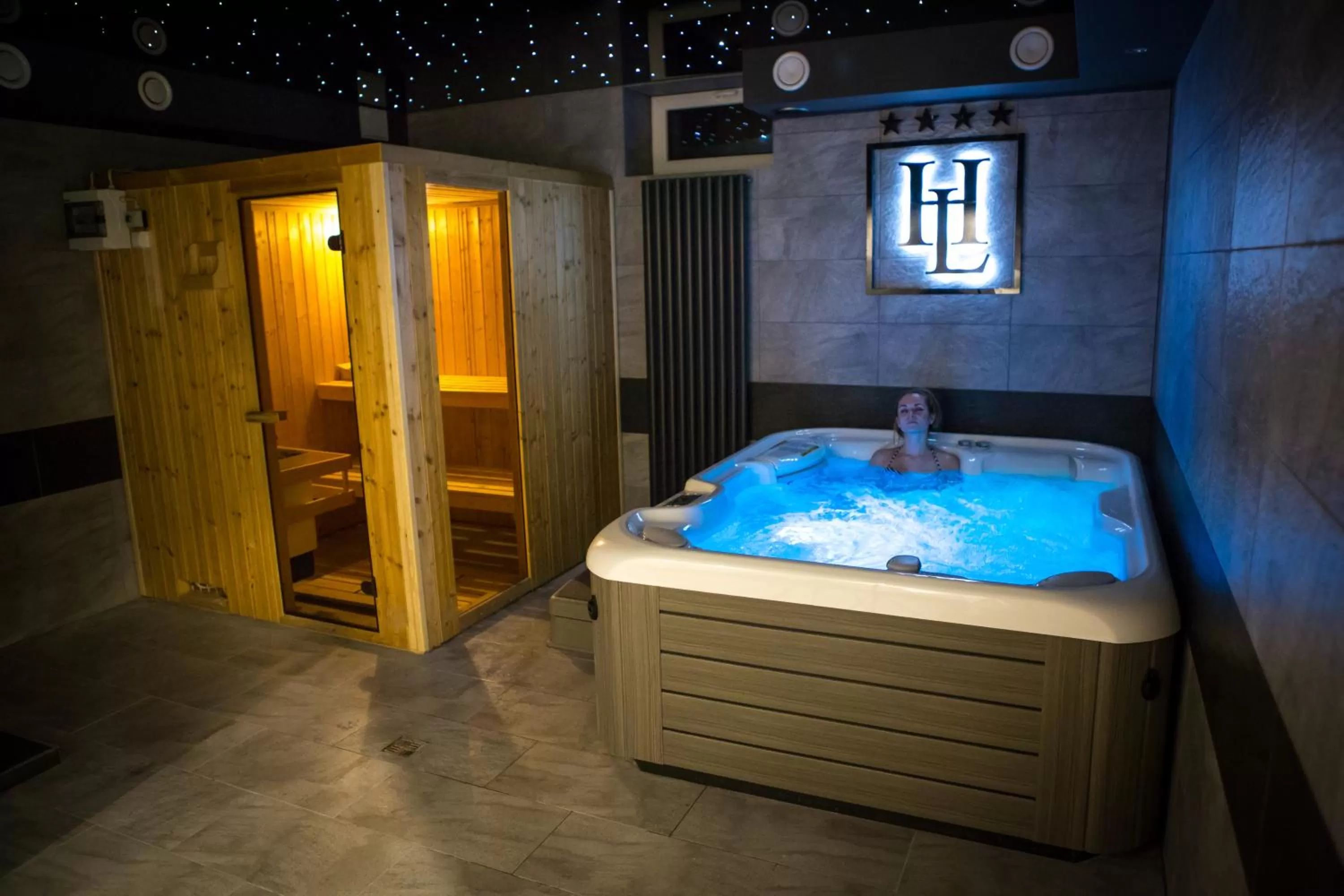 Activities in Hotel Lantier & Swimming Pool Zone