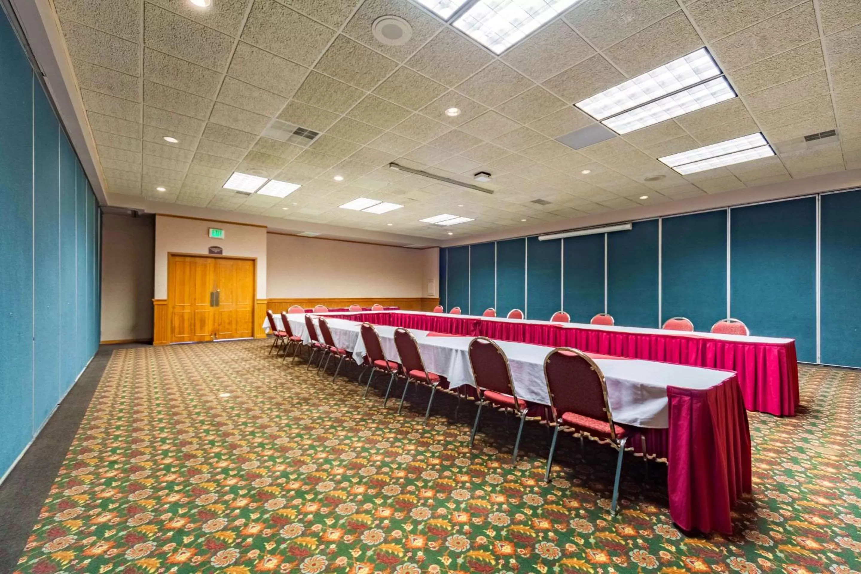 Meeting/conference room in Suburban Studios I-80 Grand Island