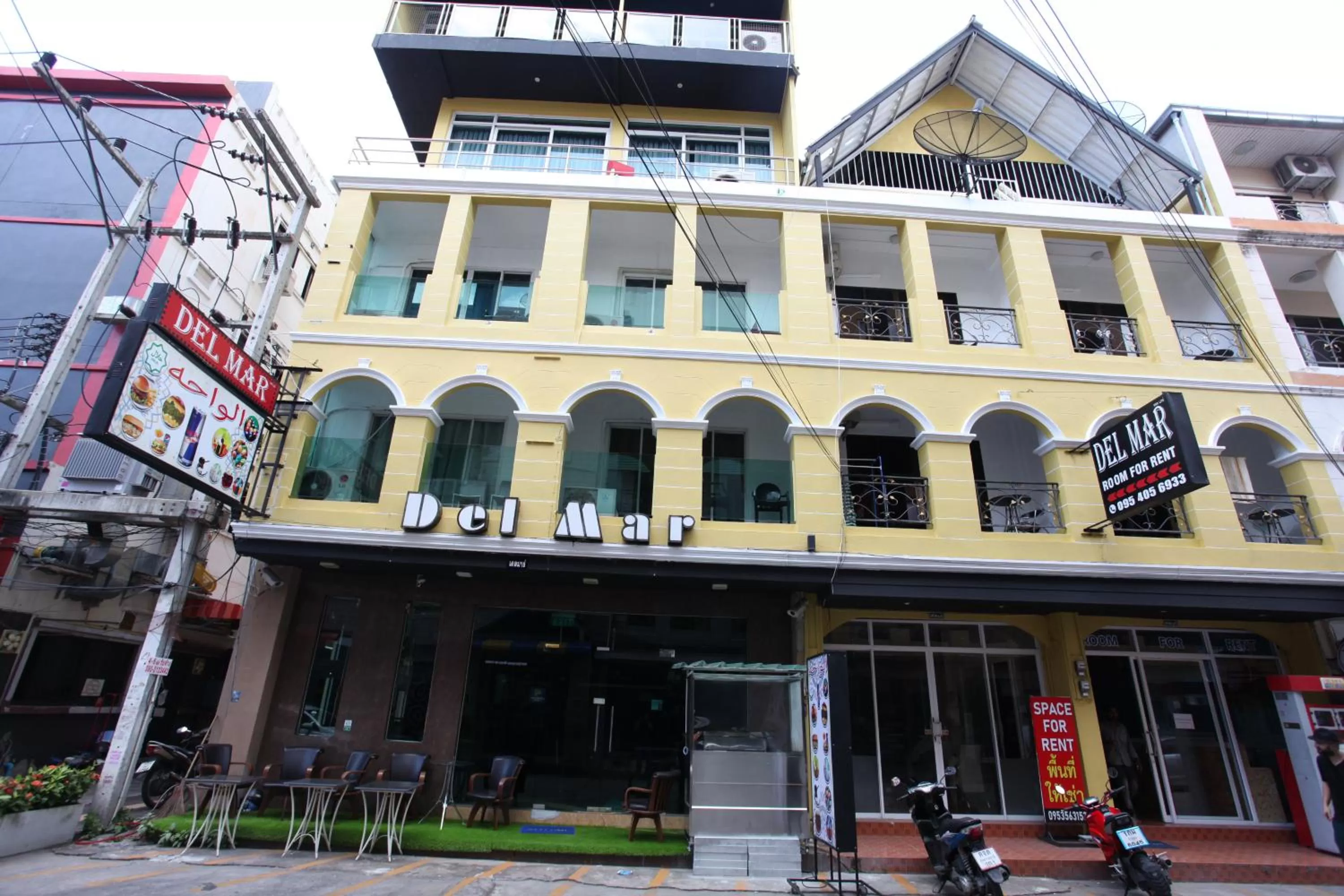 Property Building in DEL MAR RESIDENCE