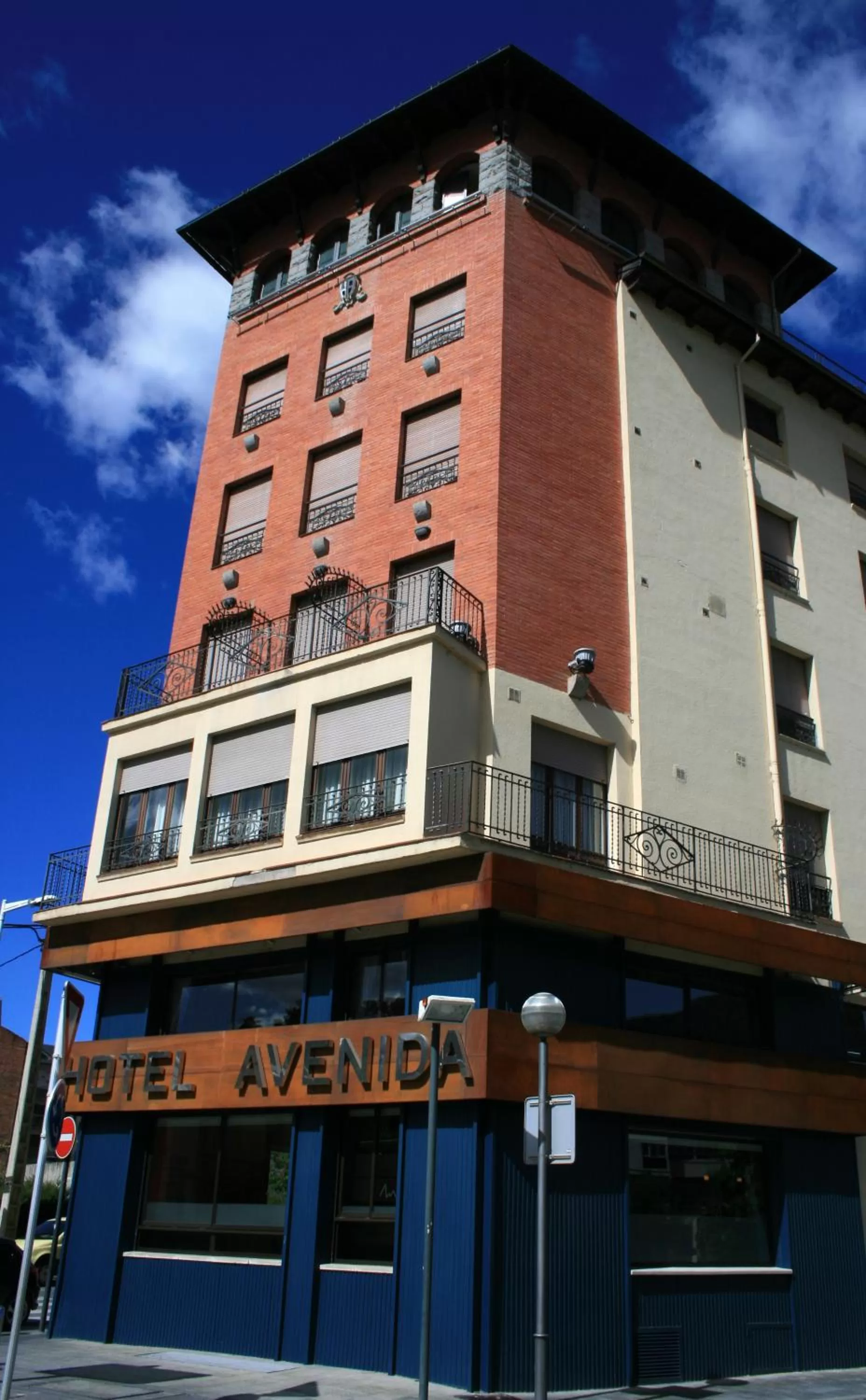 Property building in Hotel Avenida